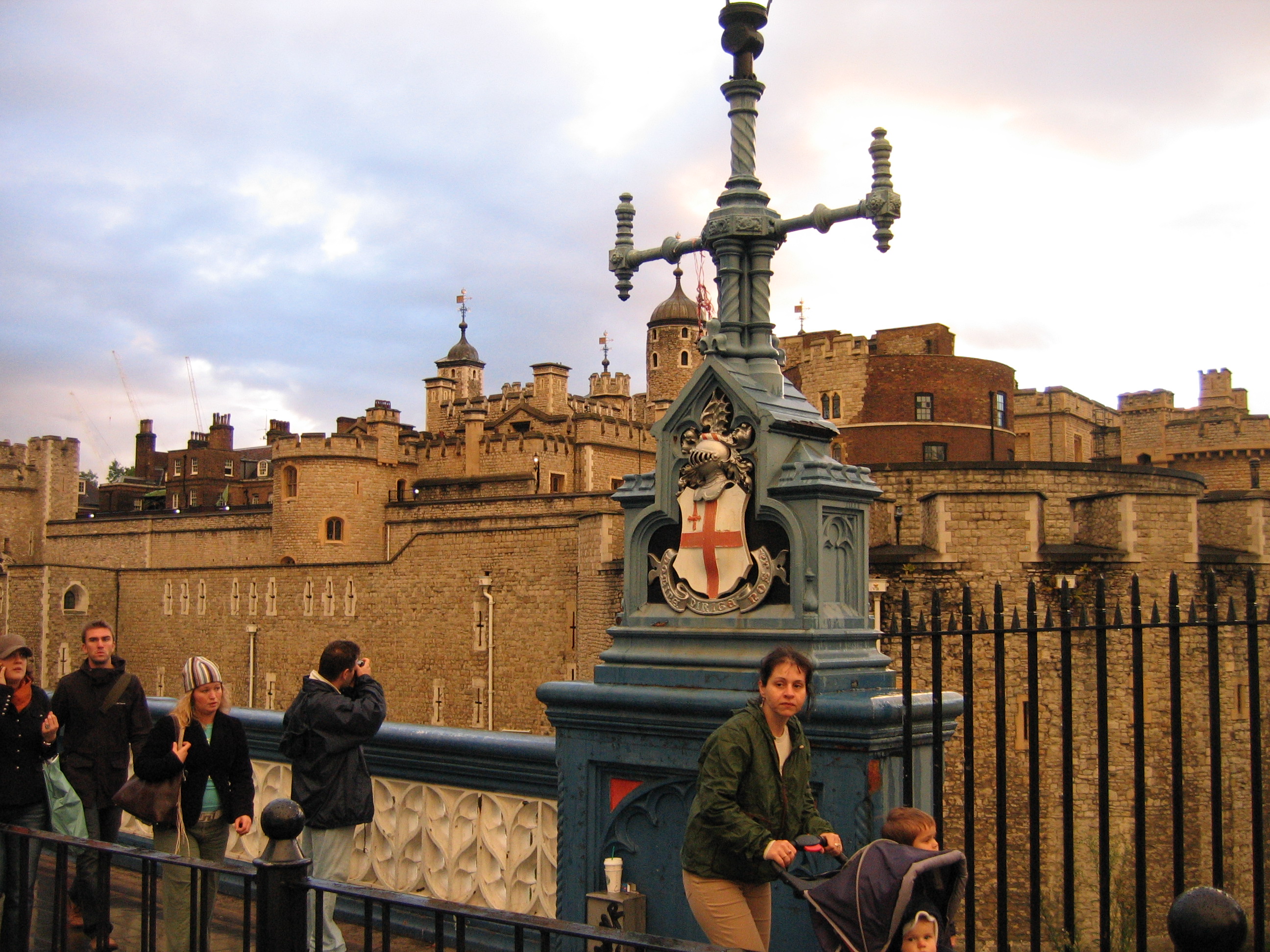 Europe Trip 2005 - England (London - The Globe, Tower Bridge, King's Cross, Channel Tunnel)