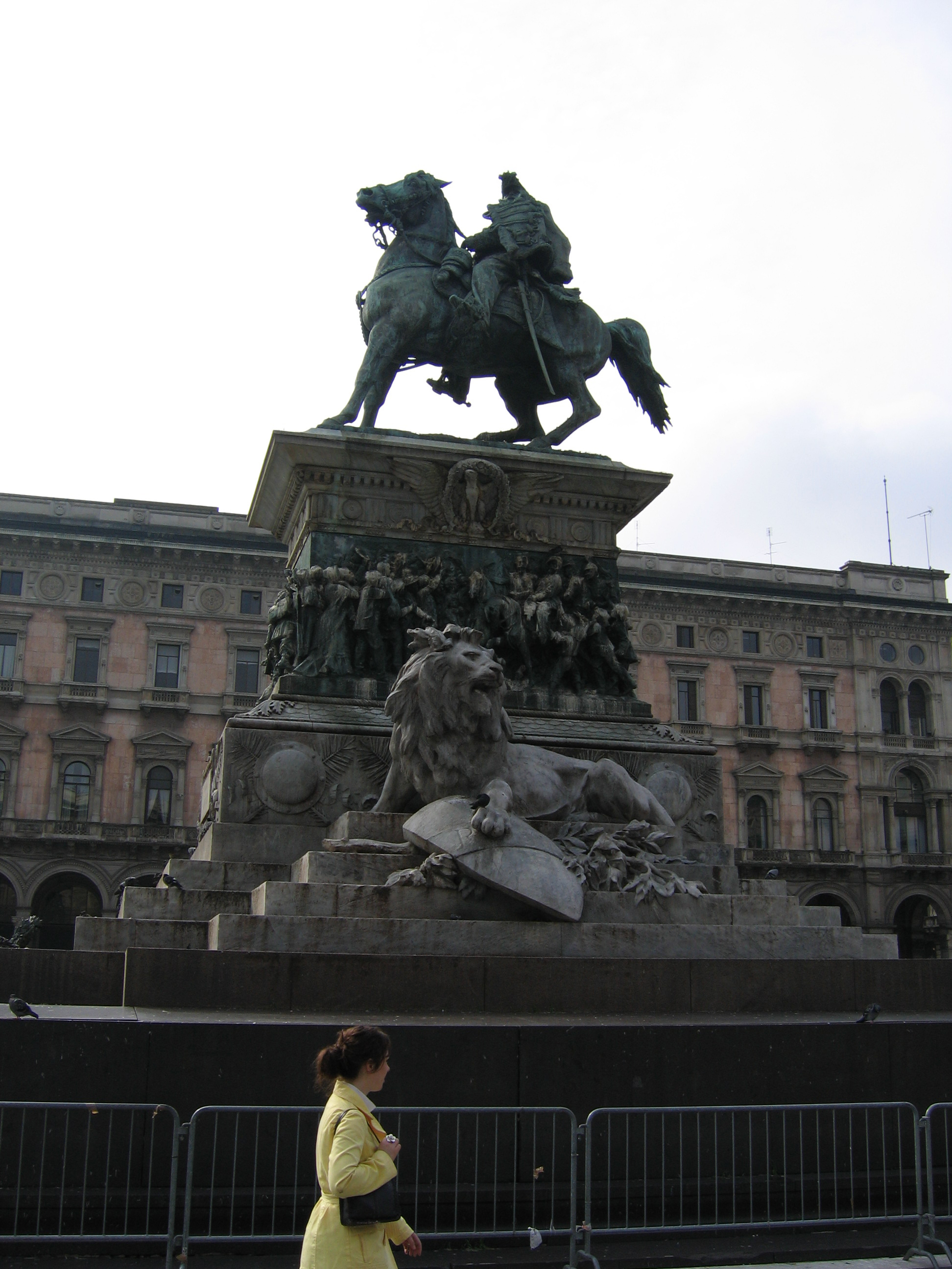 Europe Trip 2005 - Italy (Milan - Duomo, Galleria Vittorio Emanuele, Italian Pizza, La Scala, Leonardo's 