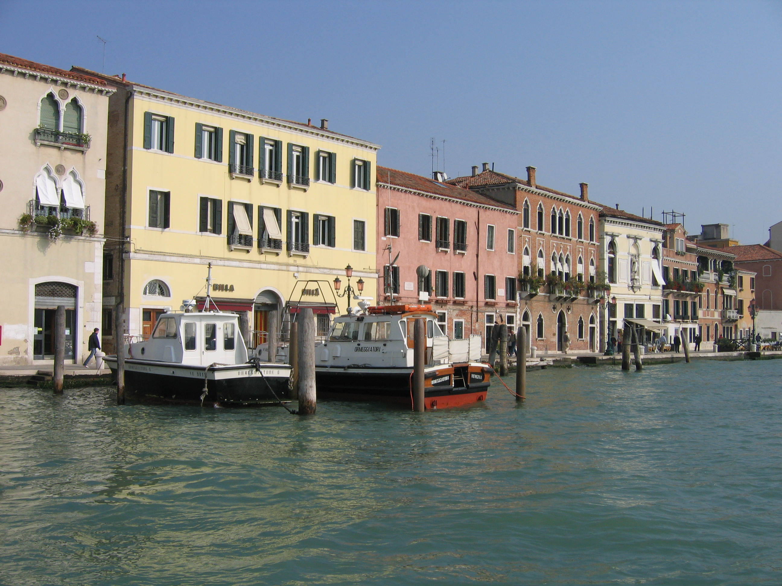 Europe Trip 2005 - Italy (Venice - Pigeons, St Mark's Basilica / Square / Clocktower, Gondola Ride, Gelato)