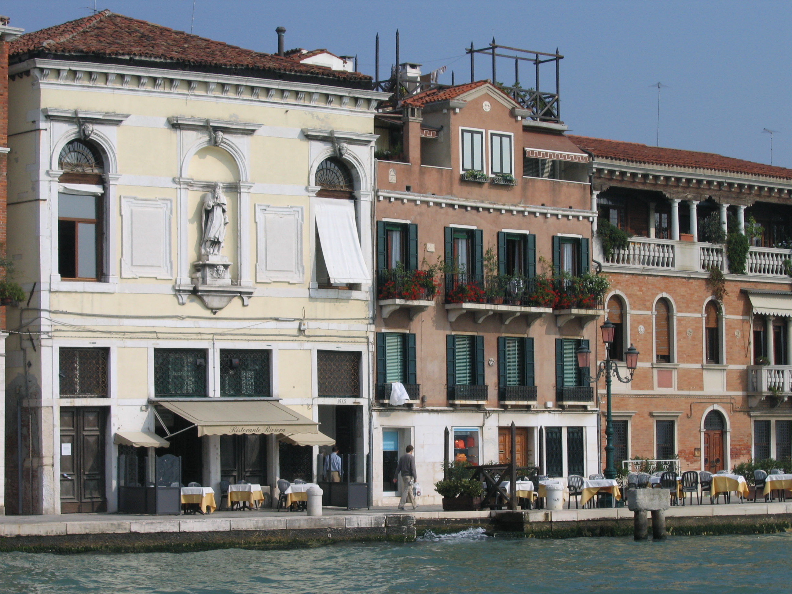 Europe Trip 2005 - Italy (Venice - Pigeons, St Mark's Basilica / Square / Clocktower, Gondola Ride, Gelato)