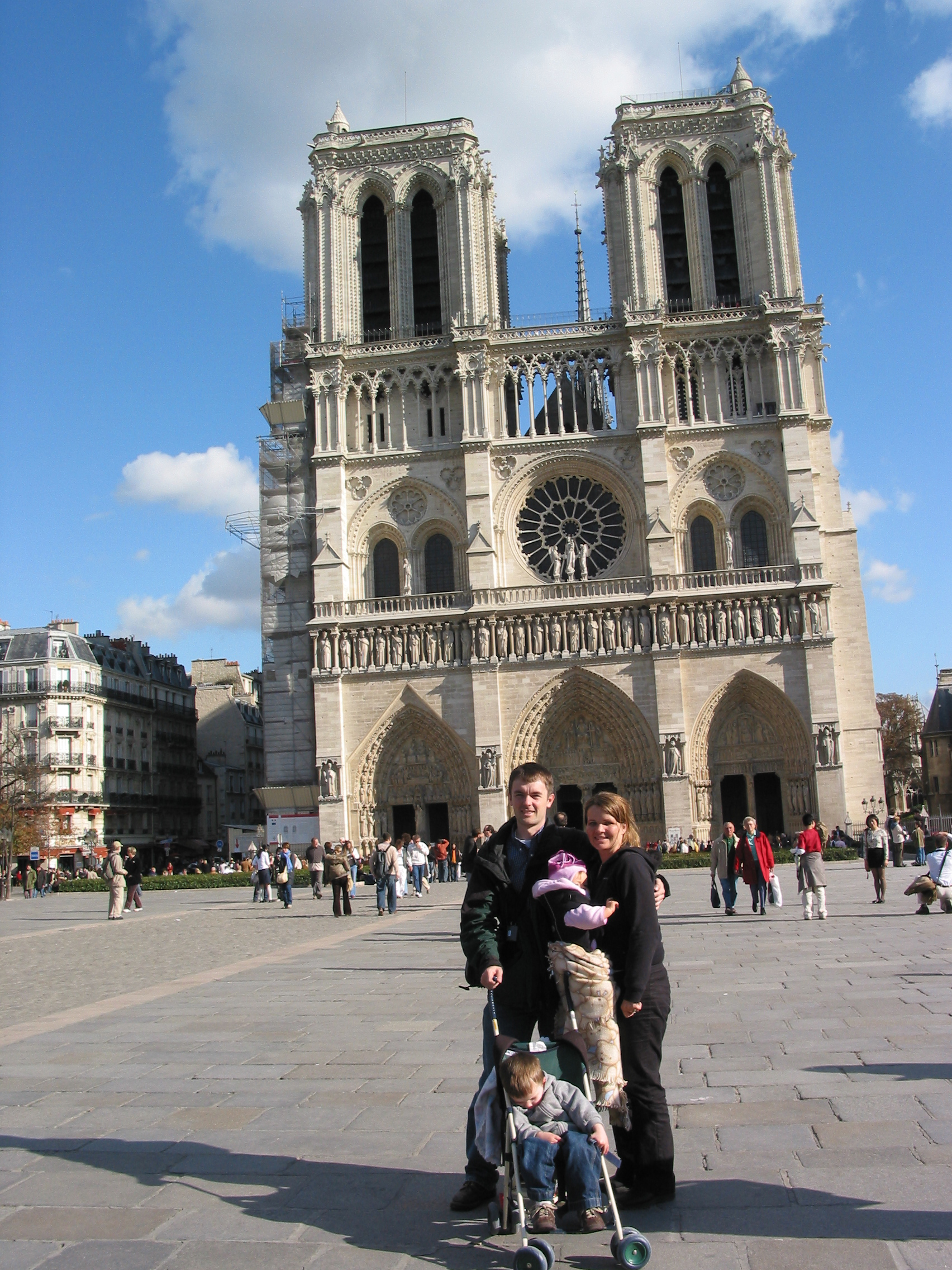 Europe Trip 2005 - France (Paris - Louvre Museum, Notre Dame de Paris, The Crazy Dancing Man)