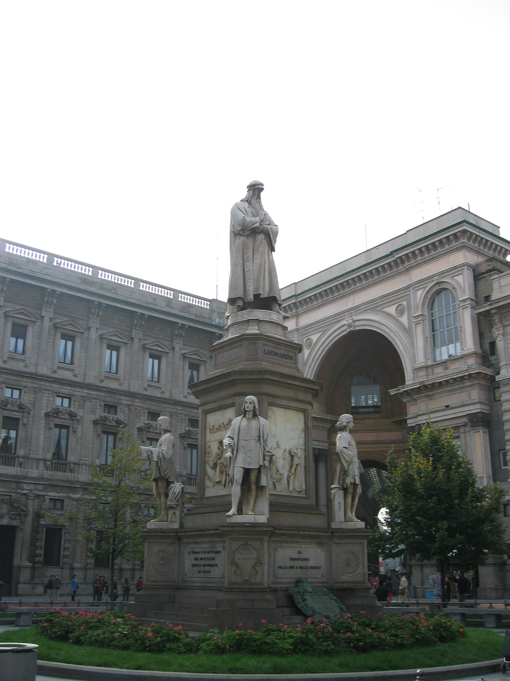 Europe Trip 2005 - Italy (Milan - Duomo, Galleria Vittorio Emanuele, Italian Pizza, La Scala, Leonardo's 