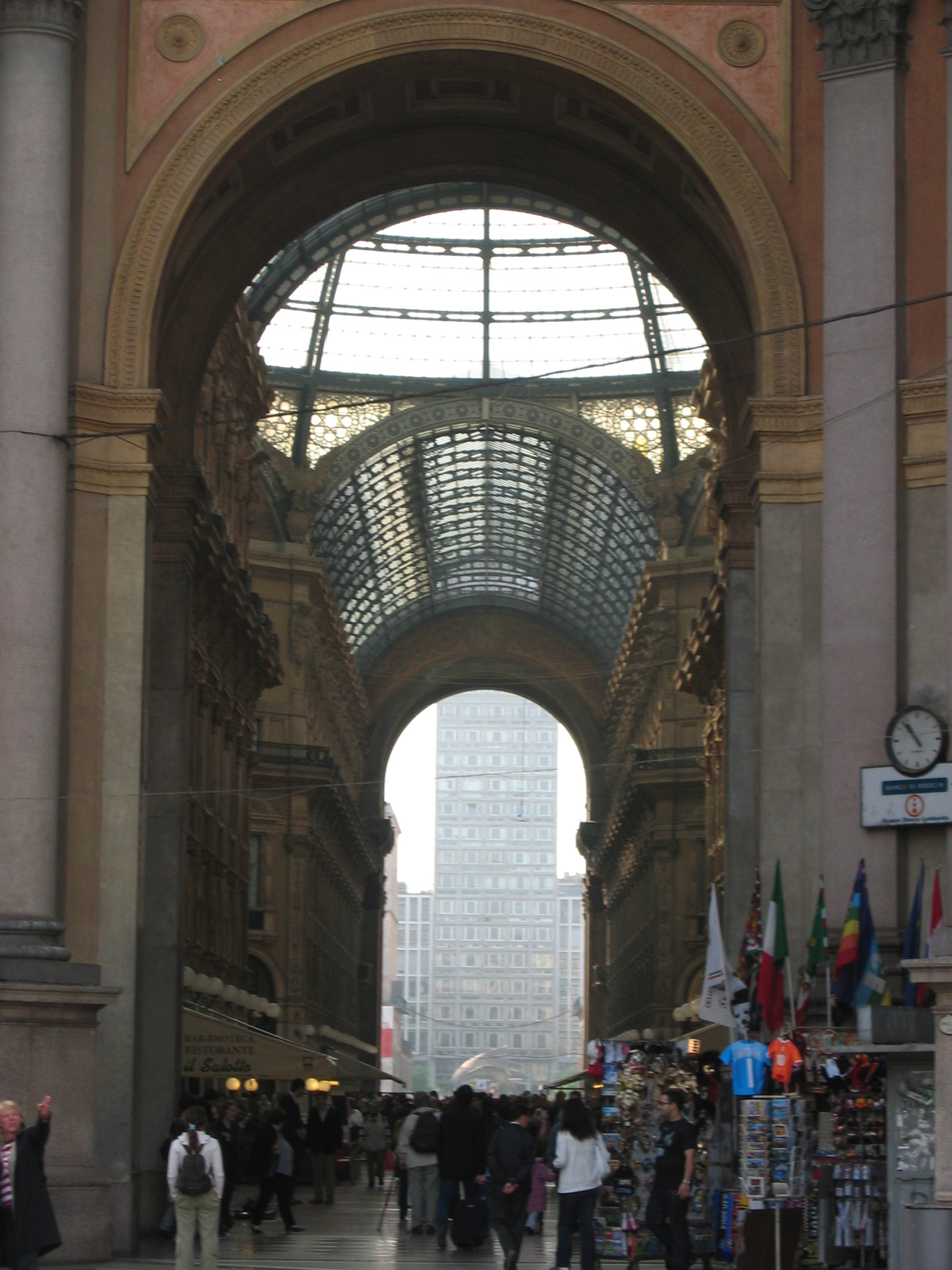 Europe Trip 2005 - Italy (Milan - Duomo, Galleria Vittorio Emanuele, Italian Pizza, La Scala, Leonardo's 