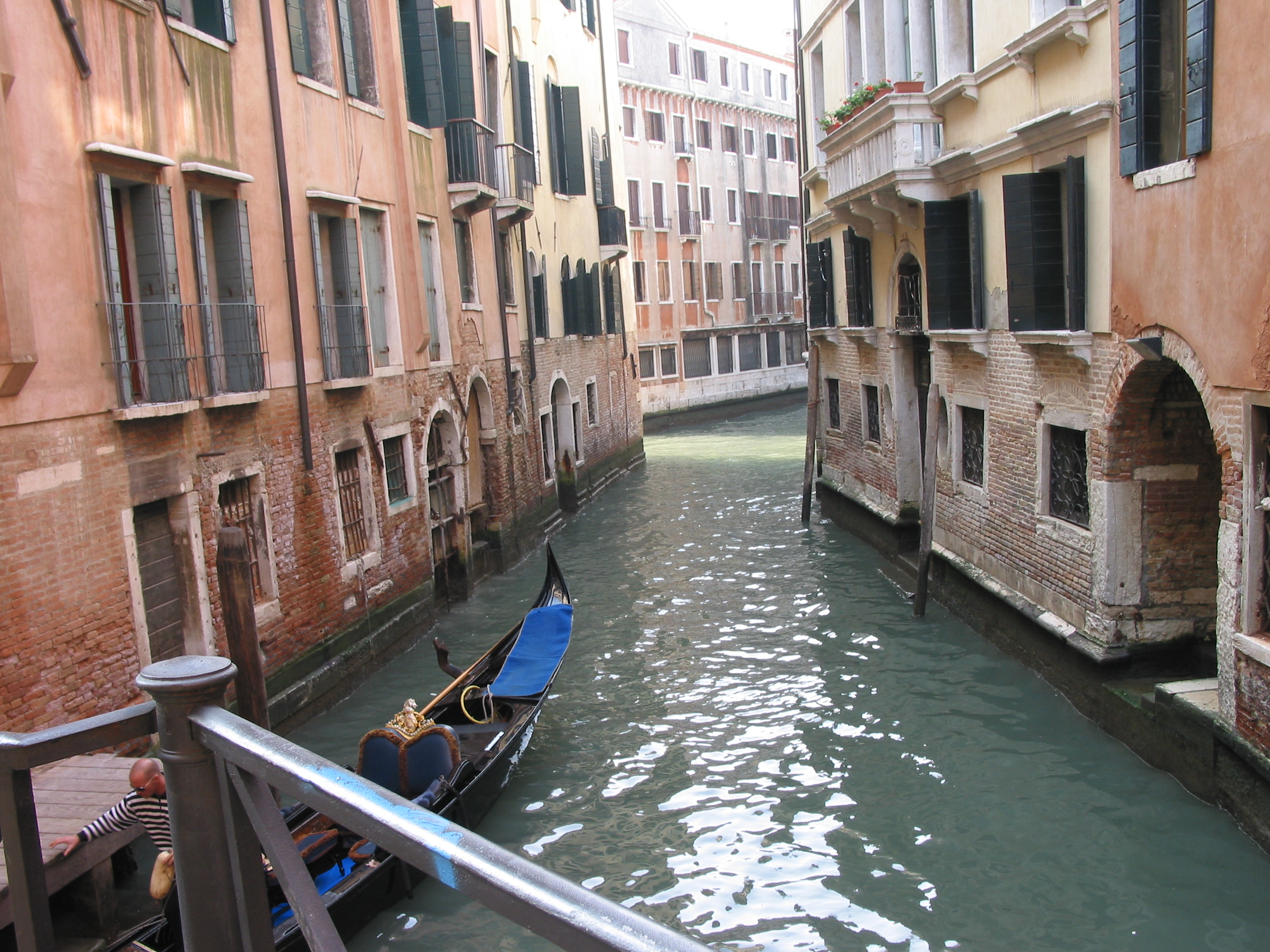 Europe Trip 2005 - Italy (Venice - Pigeons, St Mark's Basilica / Square / Clocktower, Gondola Ride, Gelato)