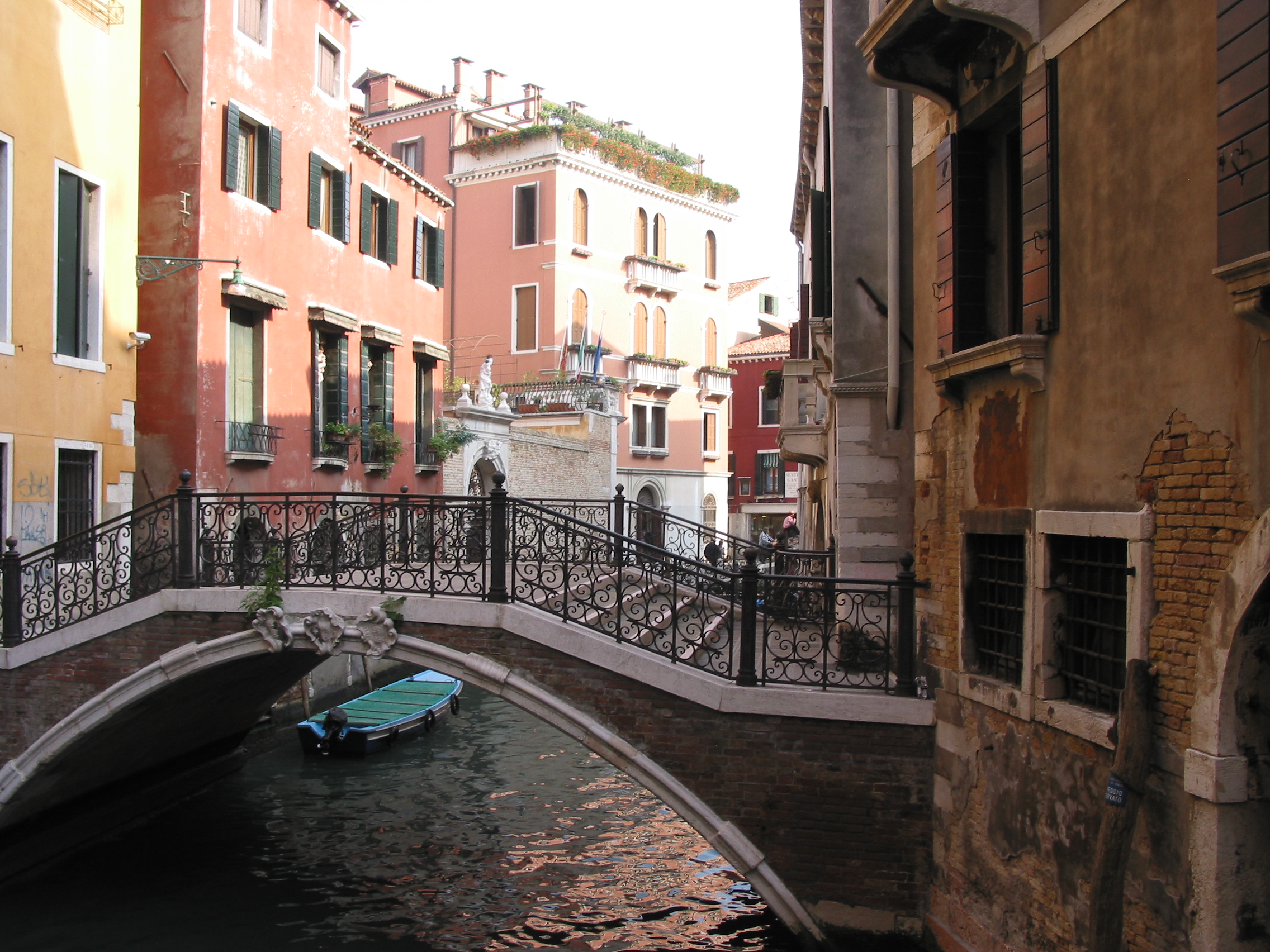 Europe Trip 2005 - Italy (Venice - Pigeons, St Mark's Basilica / Square / Clocktower, Gondola Ride, Gelato)