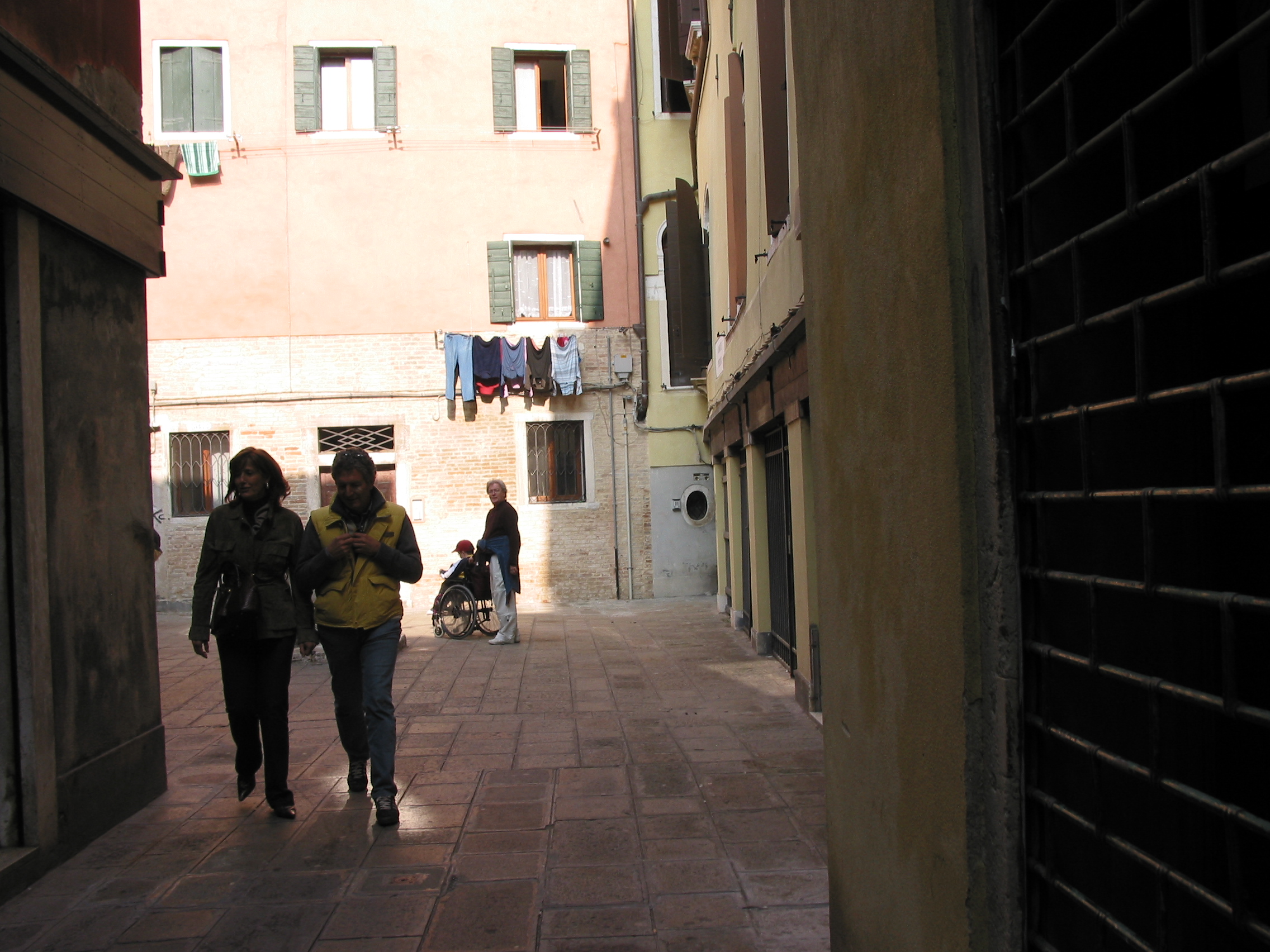 Europe Trip 2005 - Italy (Venice - Pigeons, St Mark's Basilica / Square / Clocktower, Gondola Ride, Gelato)
