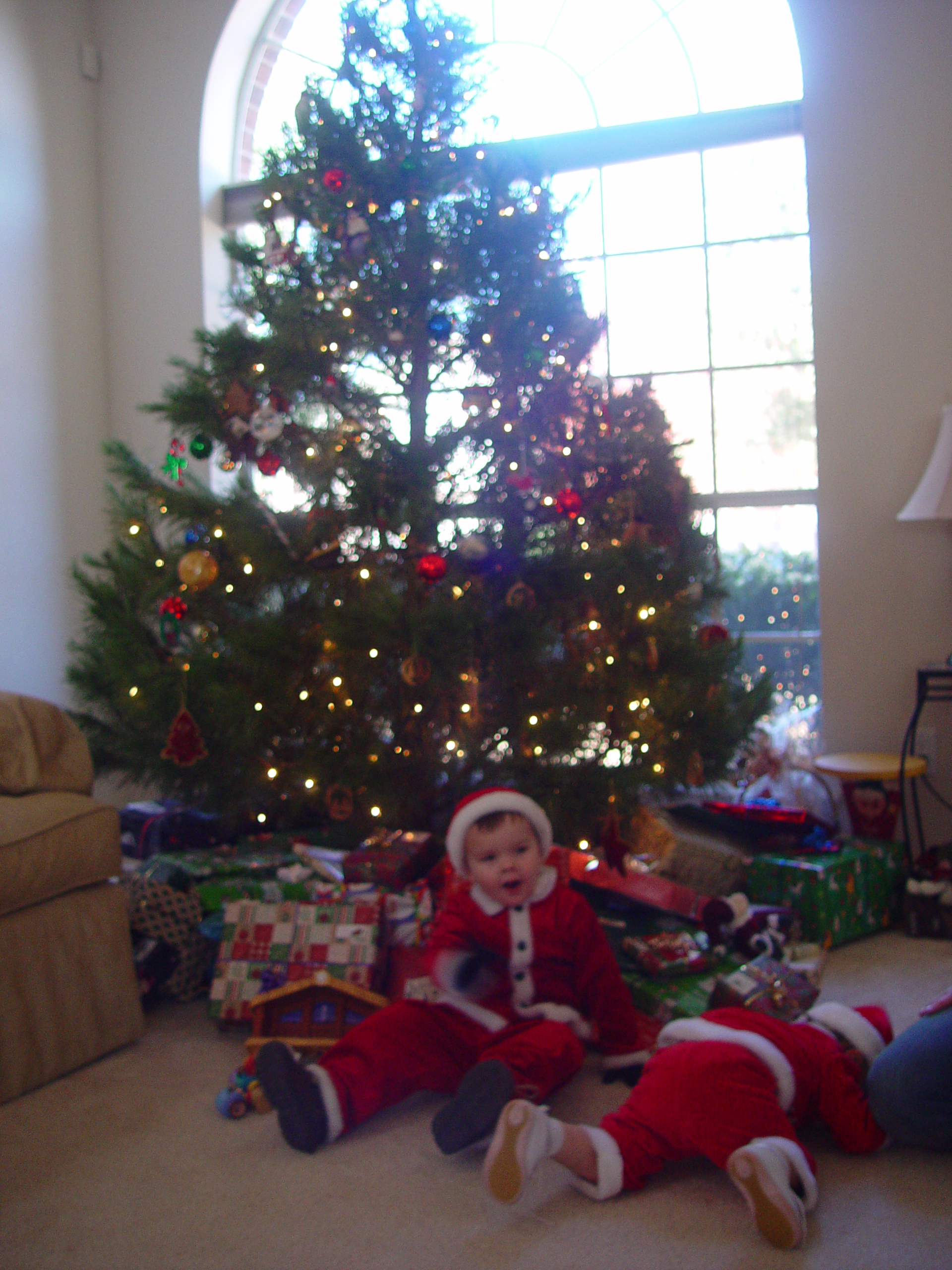 Christmas 2005 - Mr. & Mrs. Santa, Elgin Sausage, Christmas Tree Farm