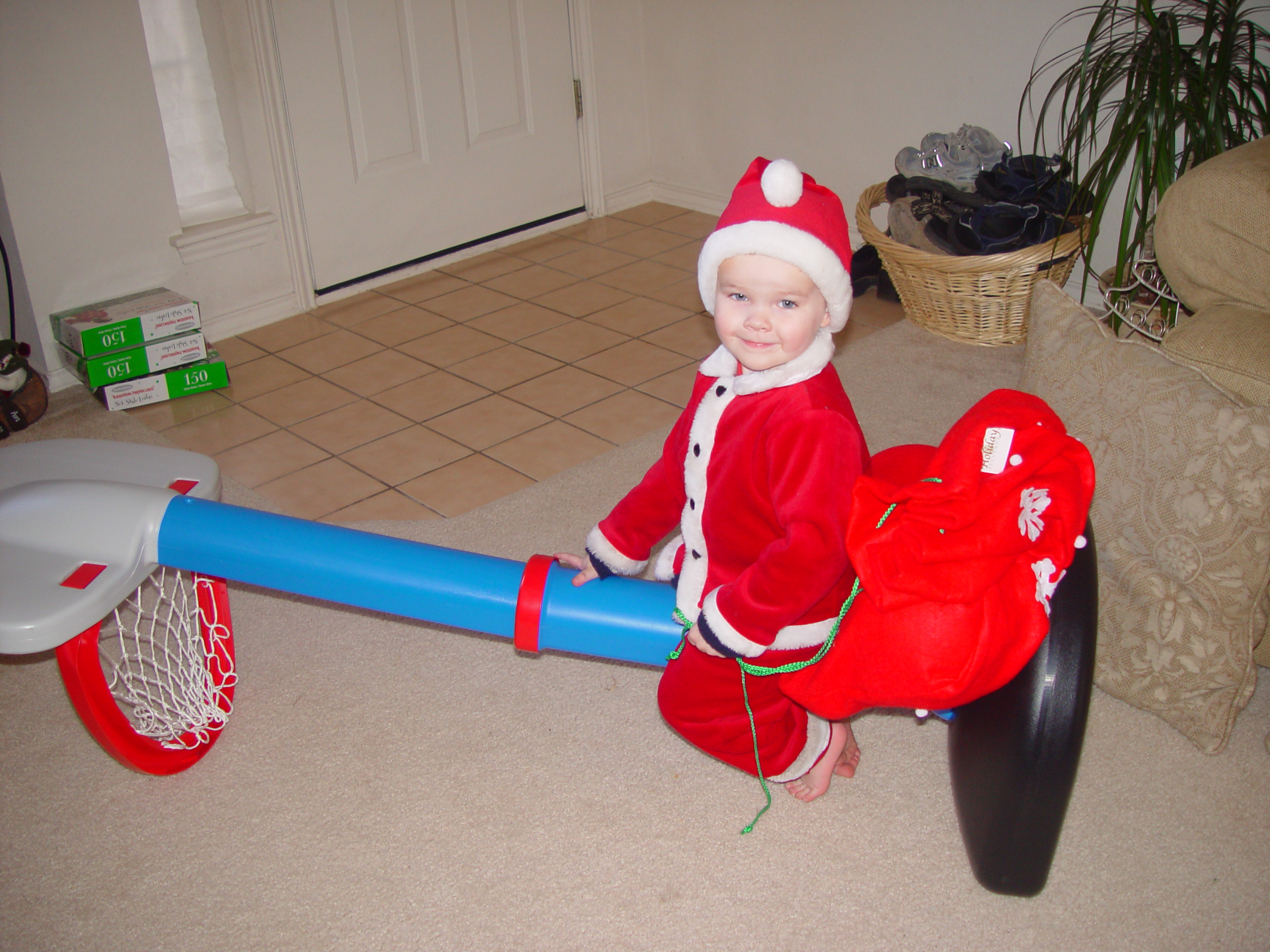 Christmas 2005 - Gingerbread Houses, Blue Bonnet Cafe, Santa's Make-Shift Sleigh