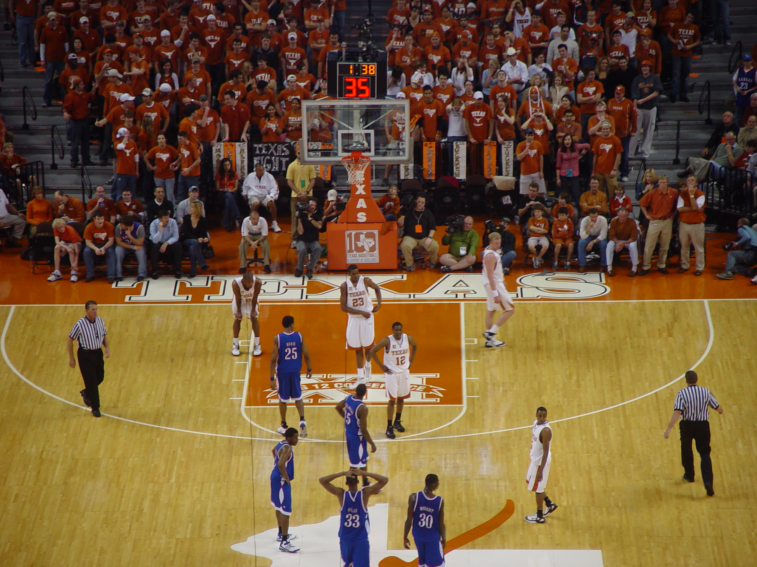 Austin Ice Bats, Longhorn Basketball - #7 Texas destroys #16 Kansas by 25