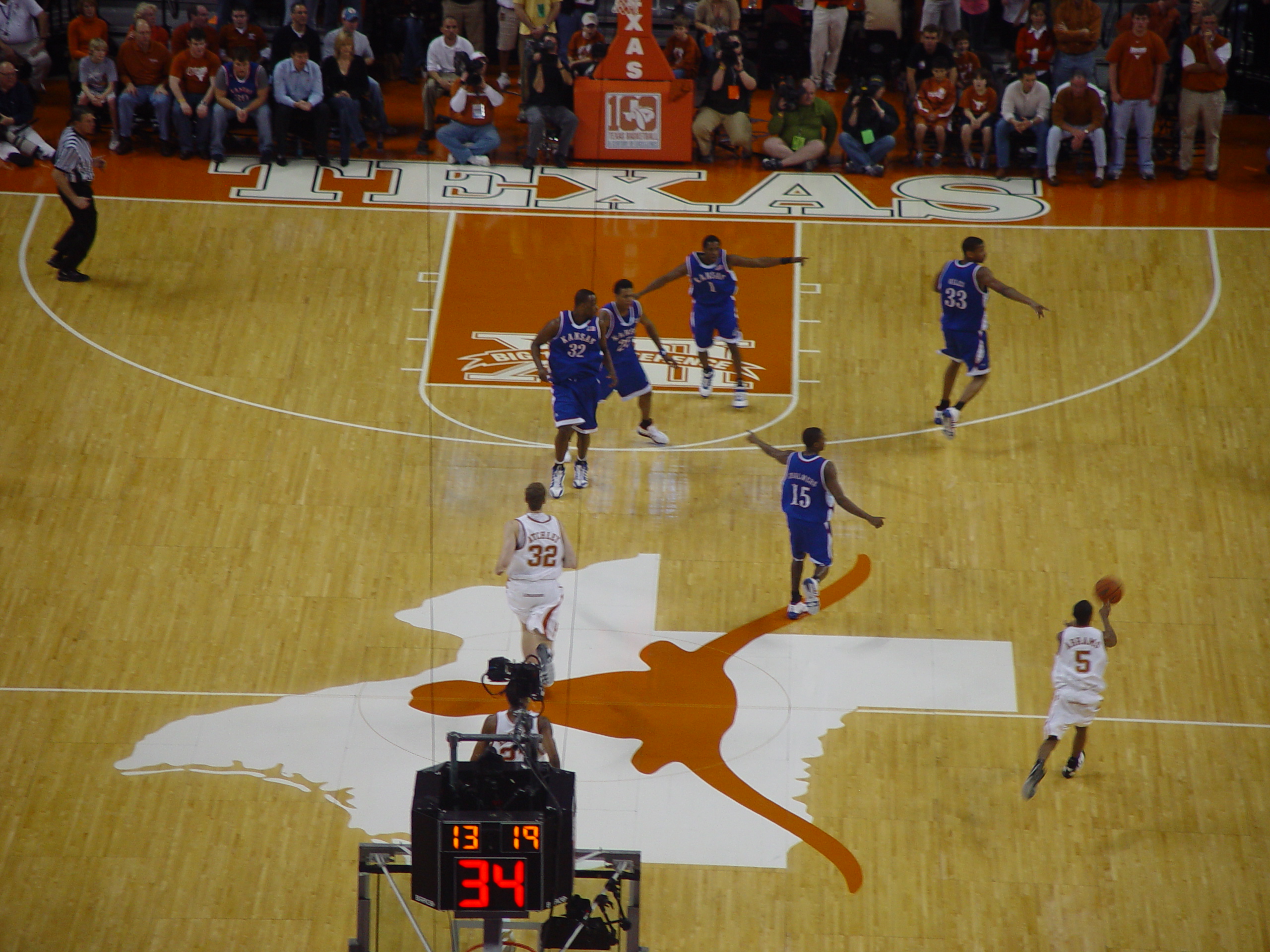Austin Ice Bats, Longhorn Basketball - #7 Texas destroys #16 Kansas by 25