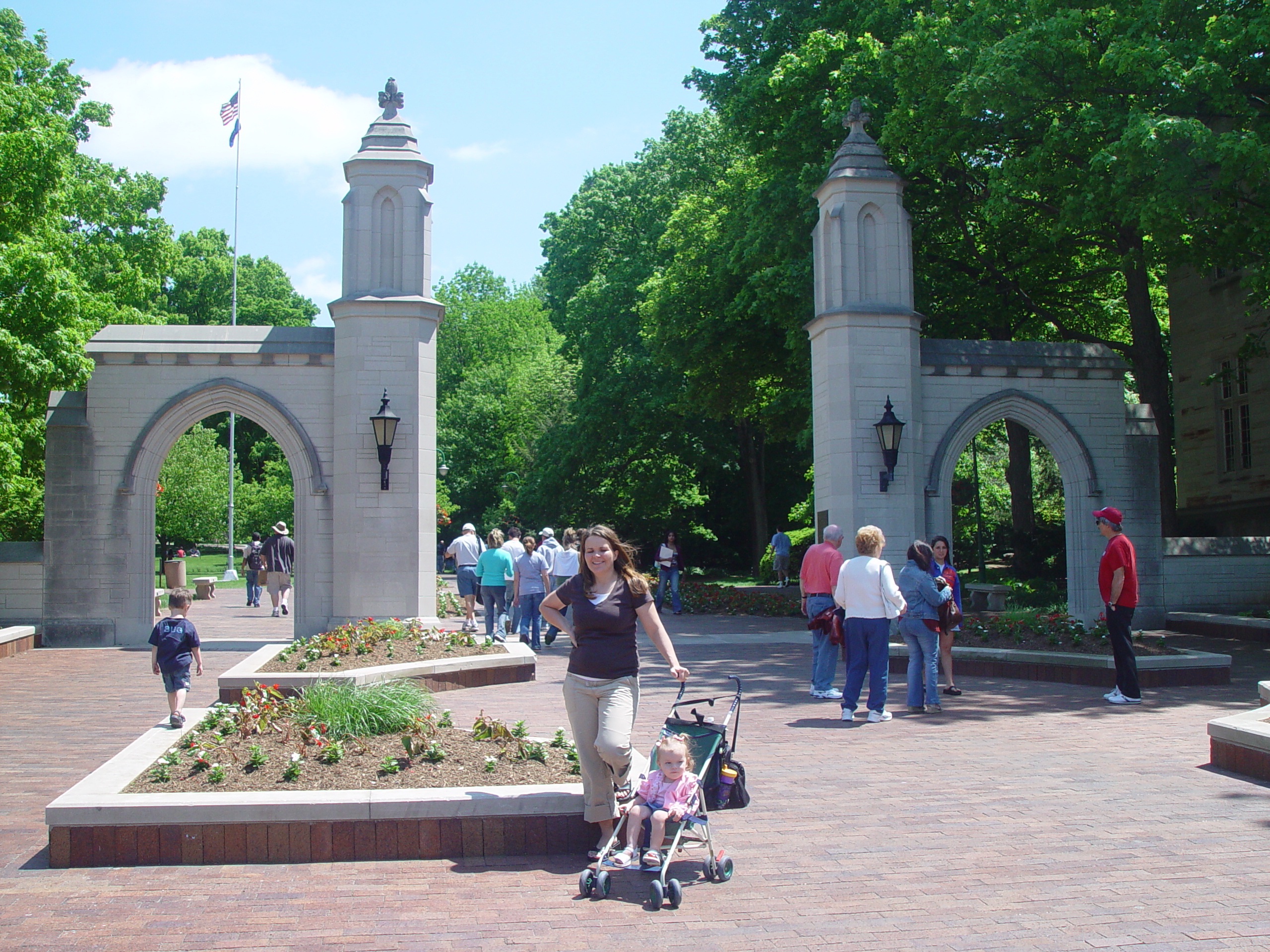 Indiana Trip - Indiana - Bloomington (Indiana University, Vanessa's Graduation, Bob Evans), Nashville (Sweet Potato Fries)