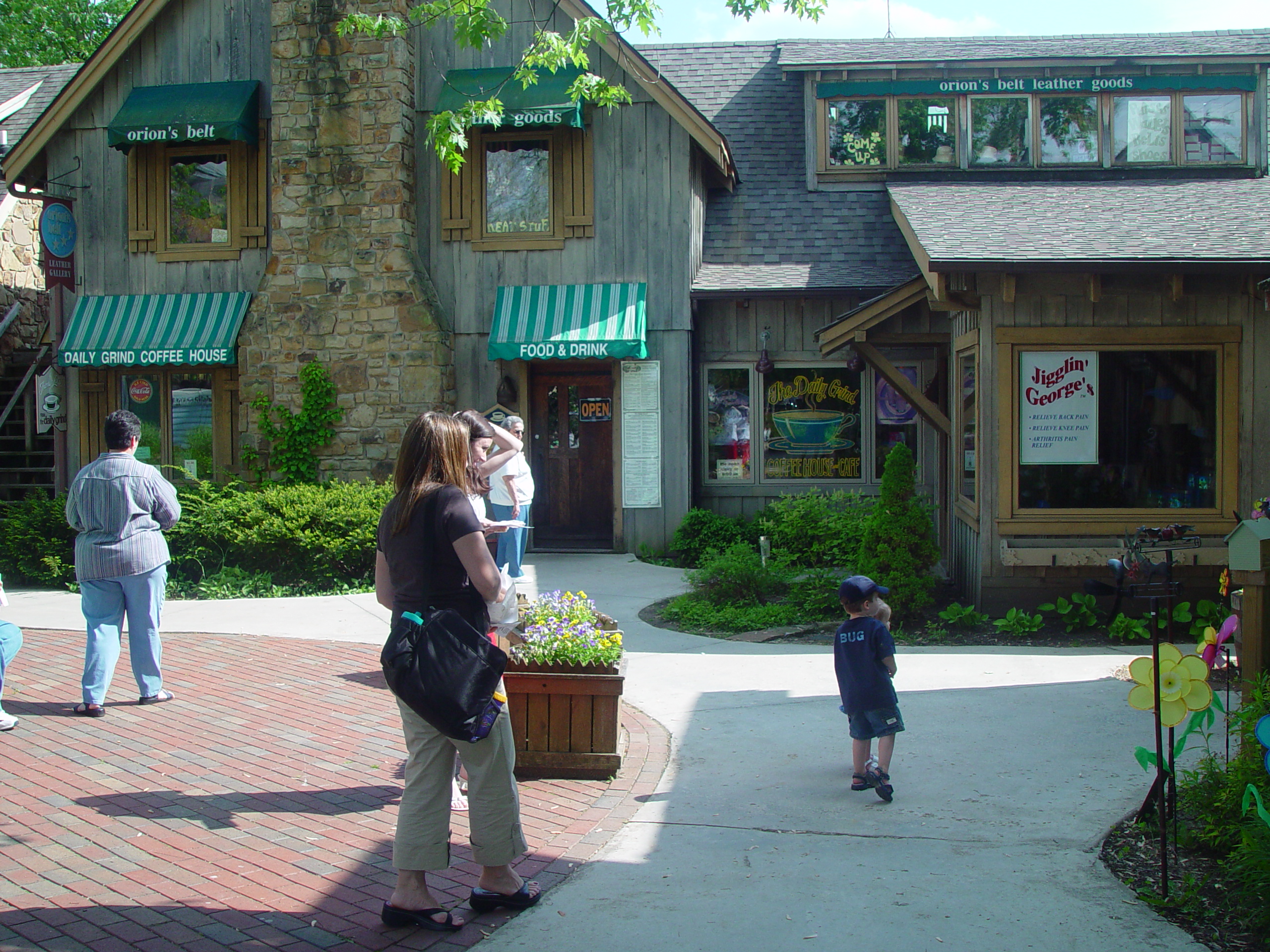 Indiana Trip - Indiana - Bloomington (Indiana University, Vanessa's Graduation, Bob Evans), Nashville (Sweet Potato Fries)