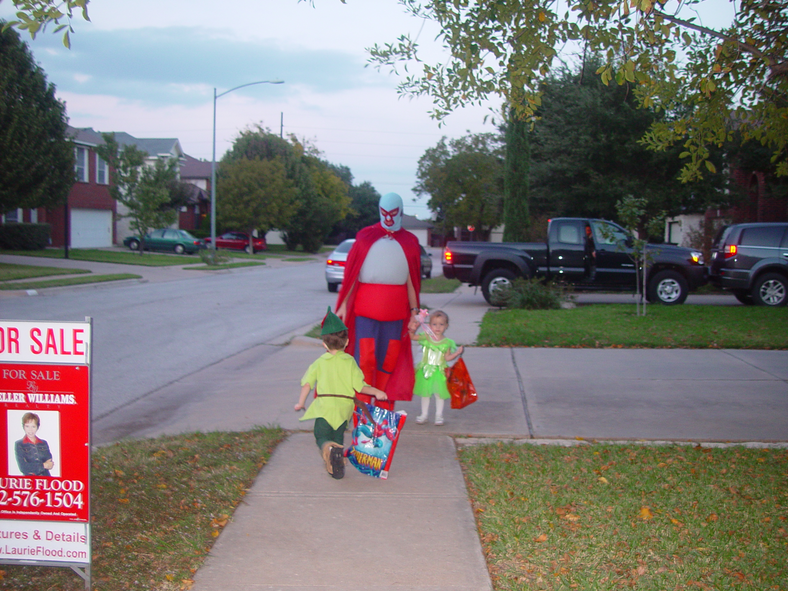 Halloween 2006 - Trunk or Treat, Carving Pumpkins with Meghann & Kanak, IBM, Nacho's Stretchy Pants, Trick or Treat