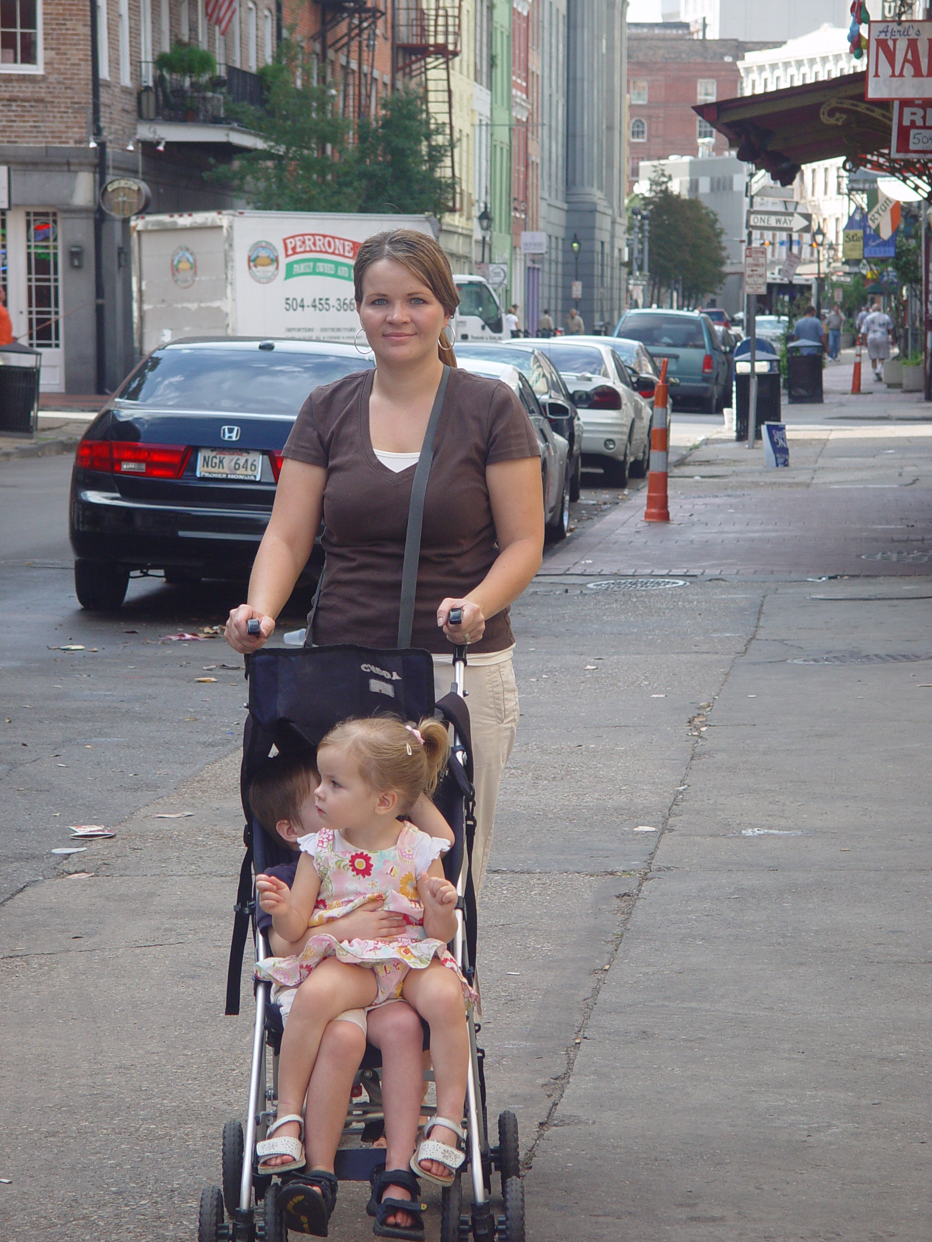 New Orleans Trip - Day 2 (Ava's 2nd Birthday, French Quarter, Cafe Du Monde)