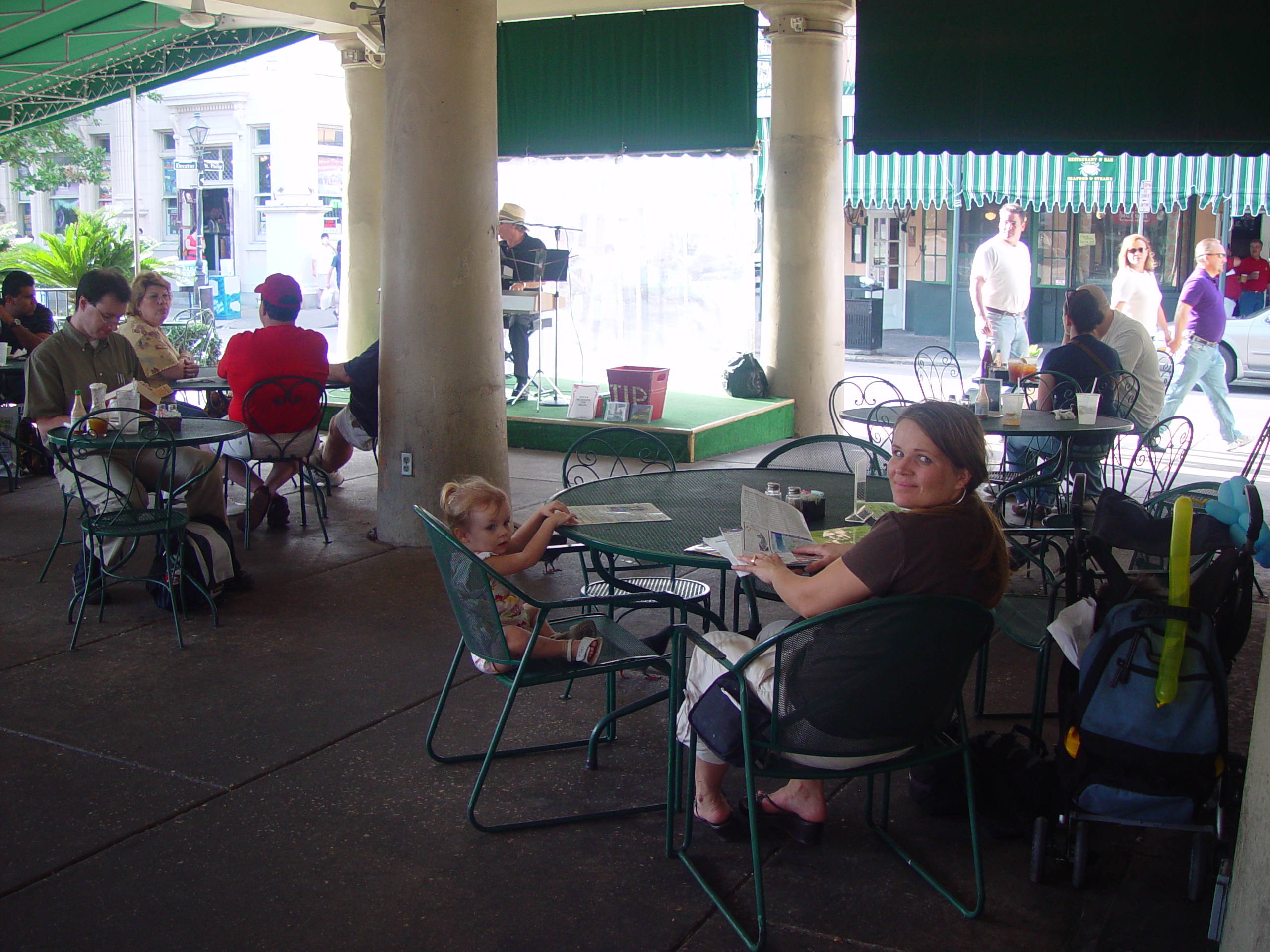 New Orleans Trip - Day 2 (Ava's 2nd Birthday, French Quarter, Cafe Du Monde)