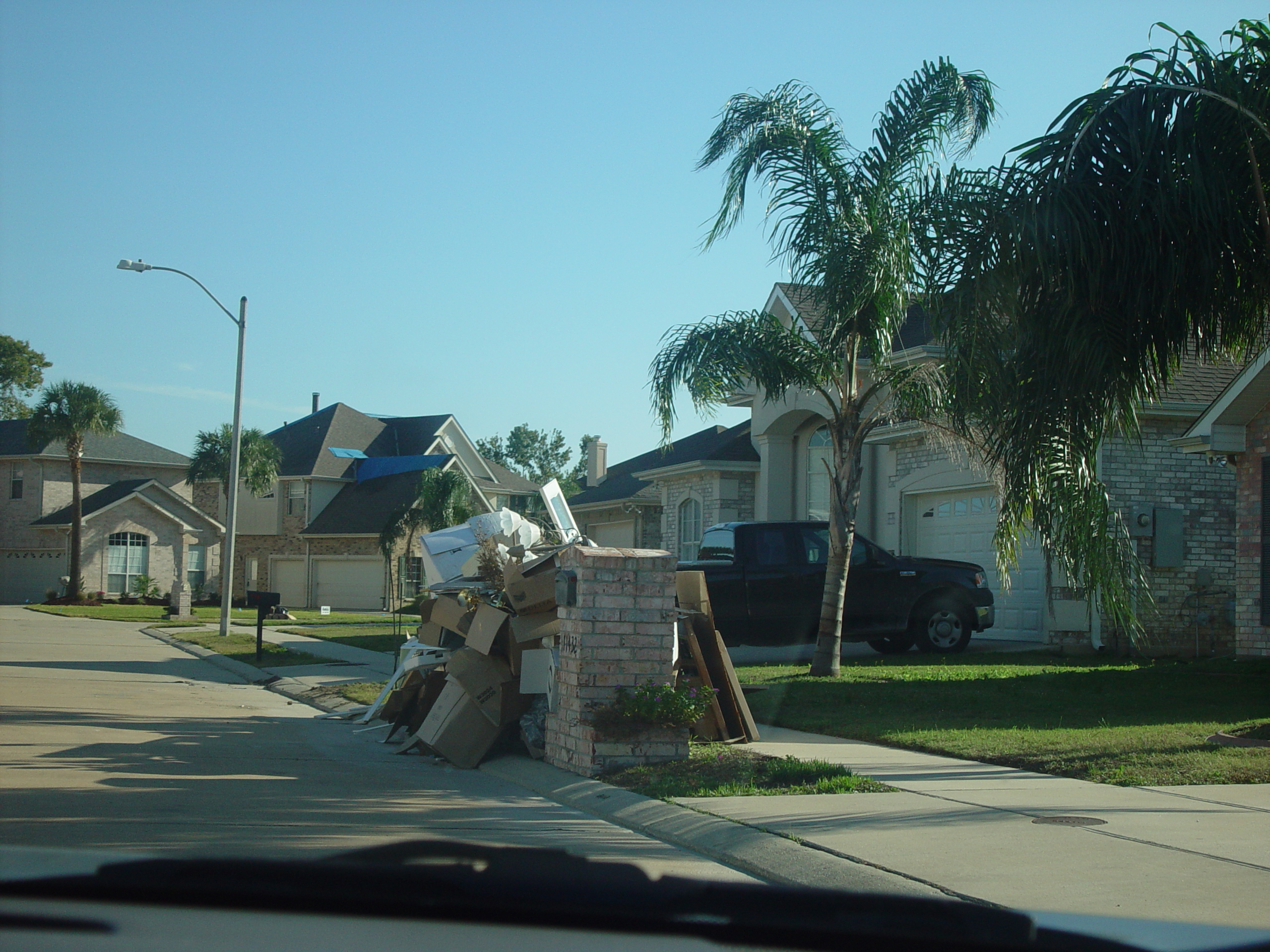 New Orleans Trip - Day 4 (Hurricane Katrina Devastation, Graveyards, Garden District, Oak Alley Plantation, Cajun Food)