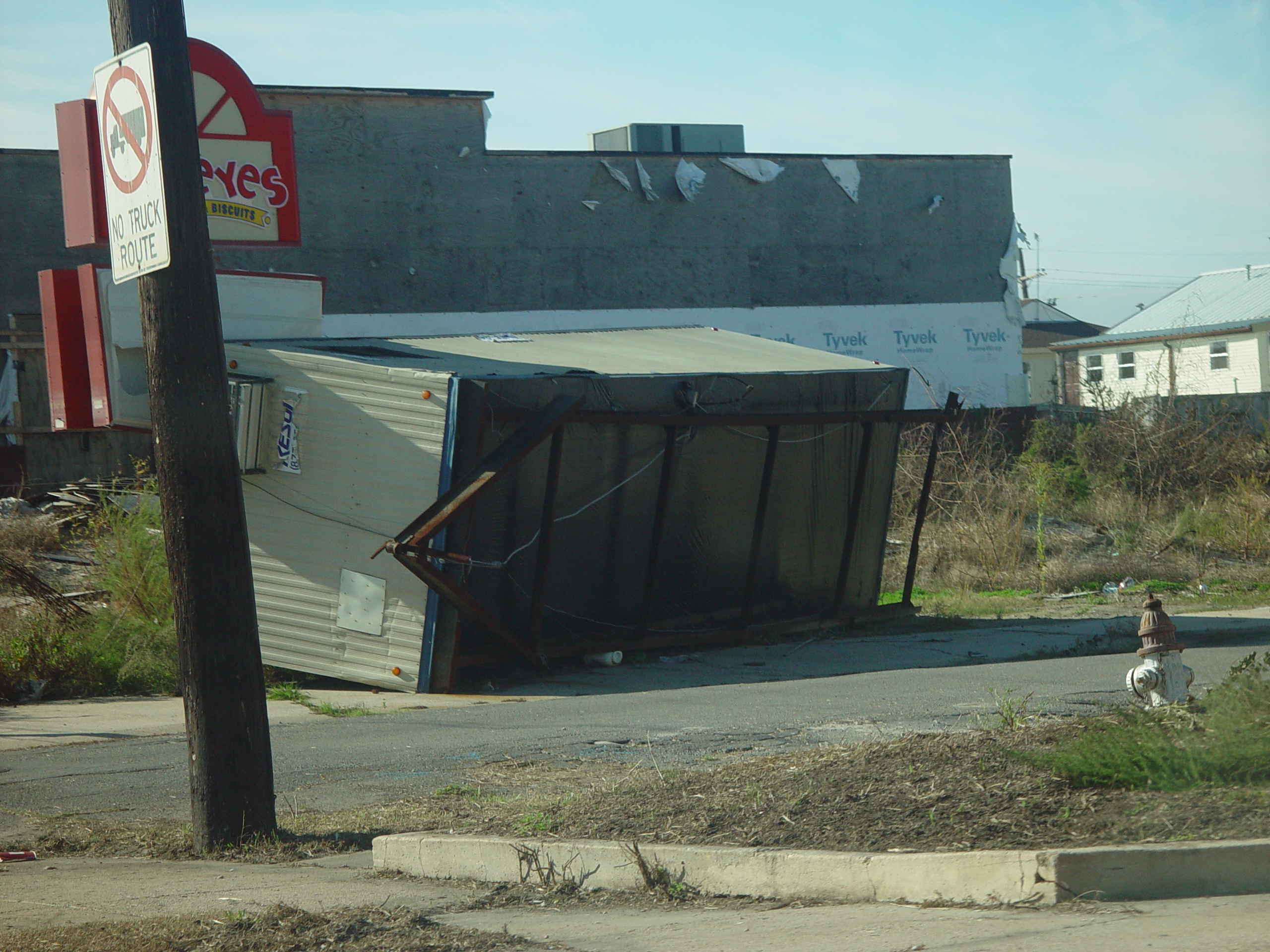 New Orleans Trip - Day 4 (Hurricane Katrina Devastation, Graveyards, Garden District, Oak Alley Plantation, Cajun Food)