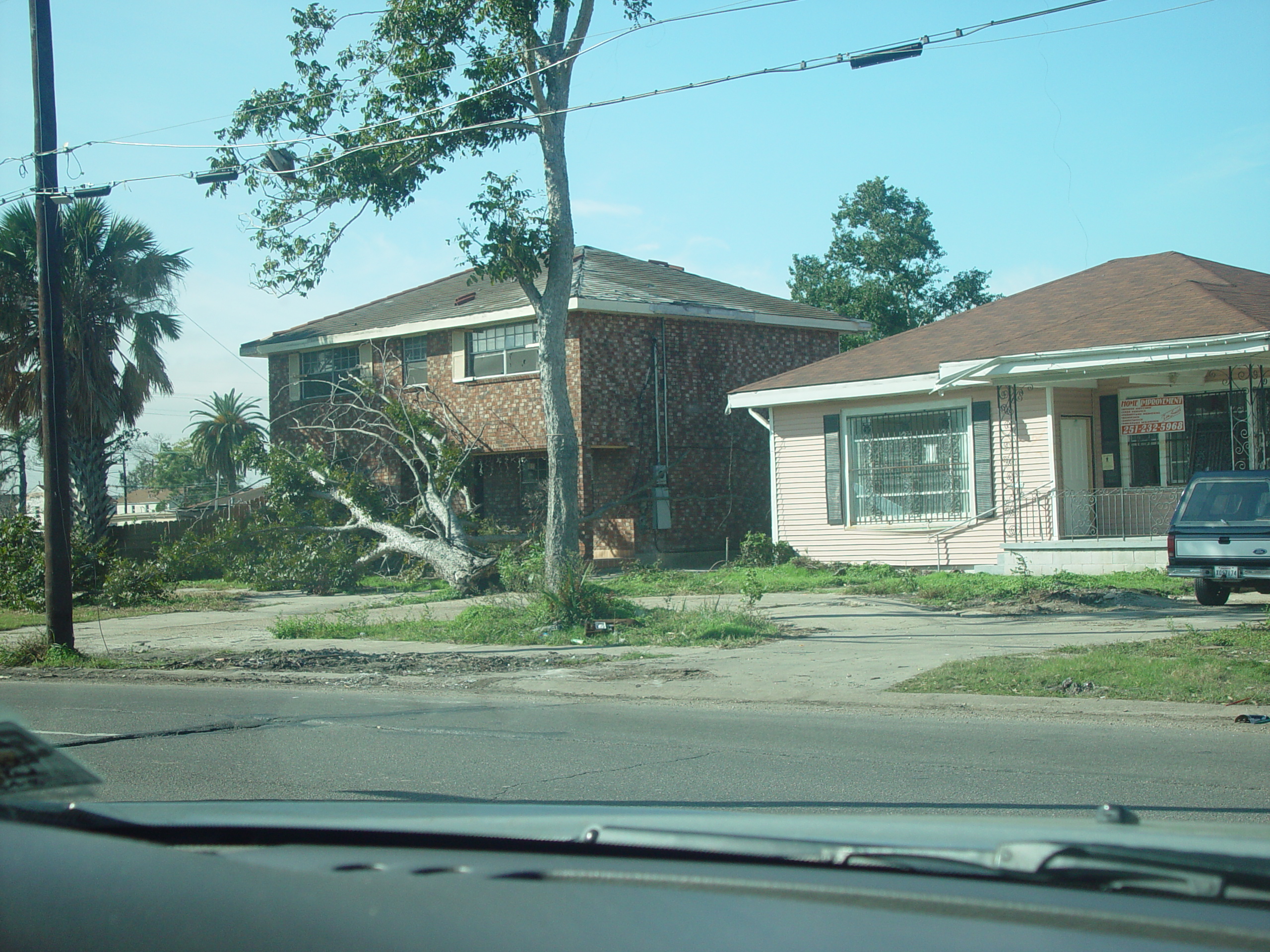 New Orleans Trip - Day 4 (Hurricane Katrina Devastation, Graveyards, Garden District, Oak Alley Plantation, Cajun Food)