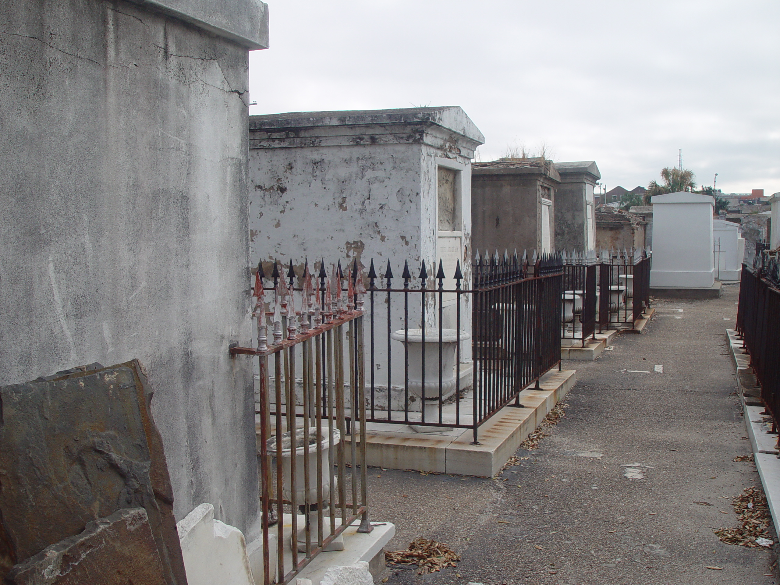 New Orleans Trip - Day 4 (Hurricane Katrina Devastation, Graveyards, Garden District, Oak Alley Plantation, Cajun Food)