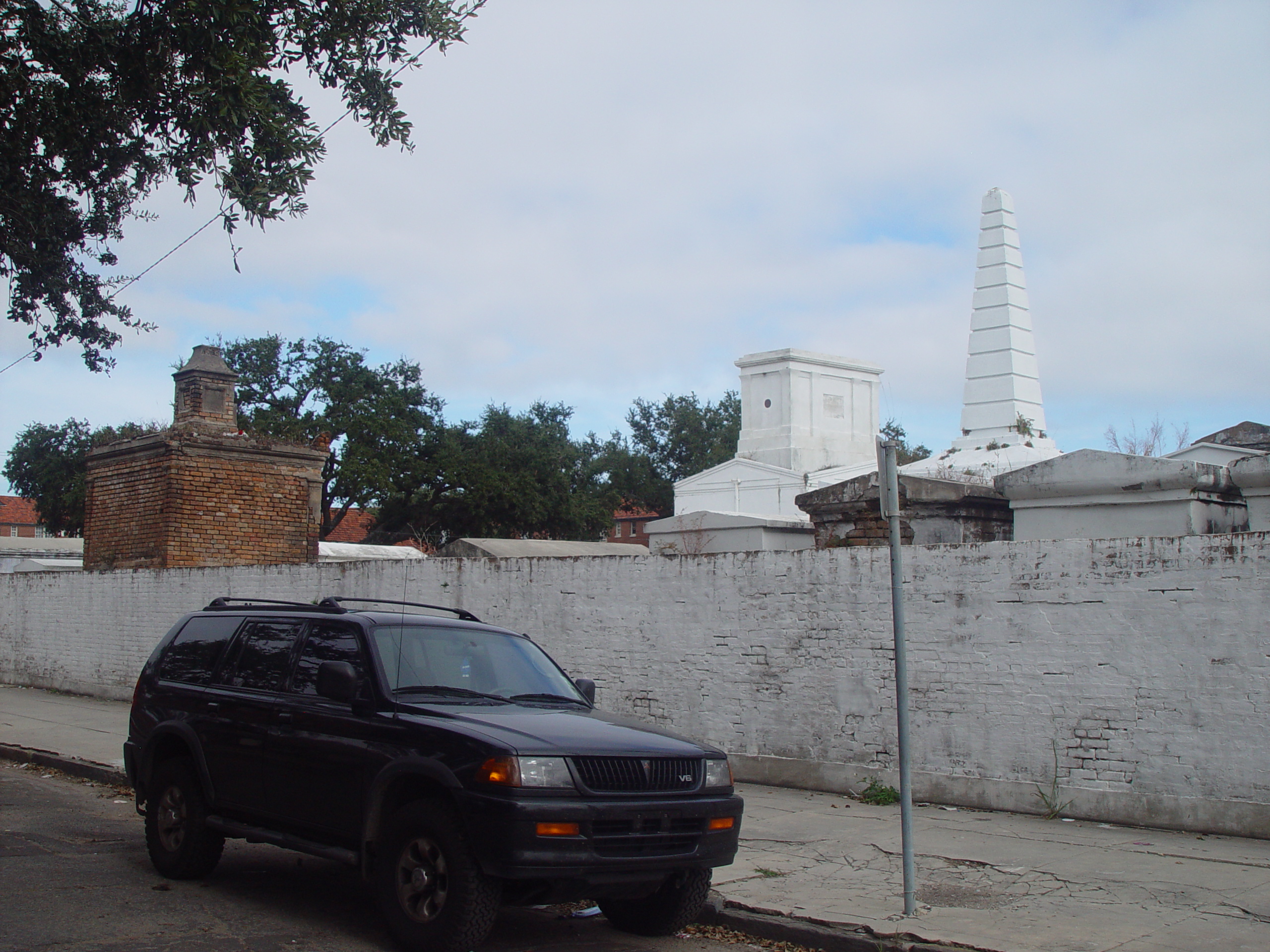 New Orleans Trip - Day 4 (Hurricane Katrina Devastation, Graveyards, Garden District, Oak Alley Plantation, Cajun Food)