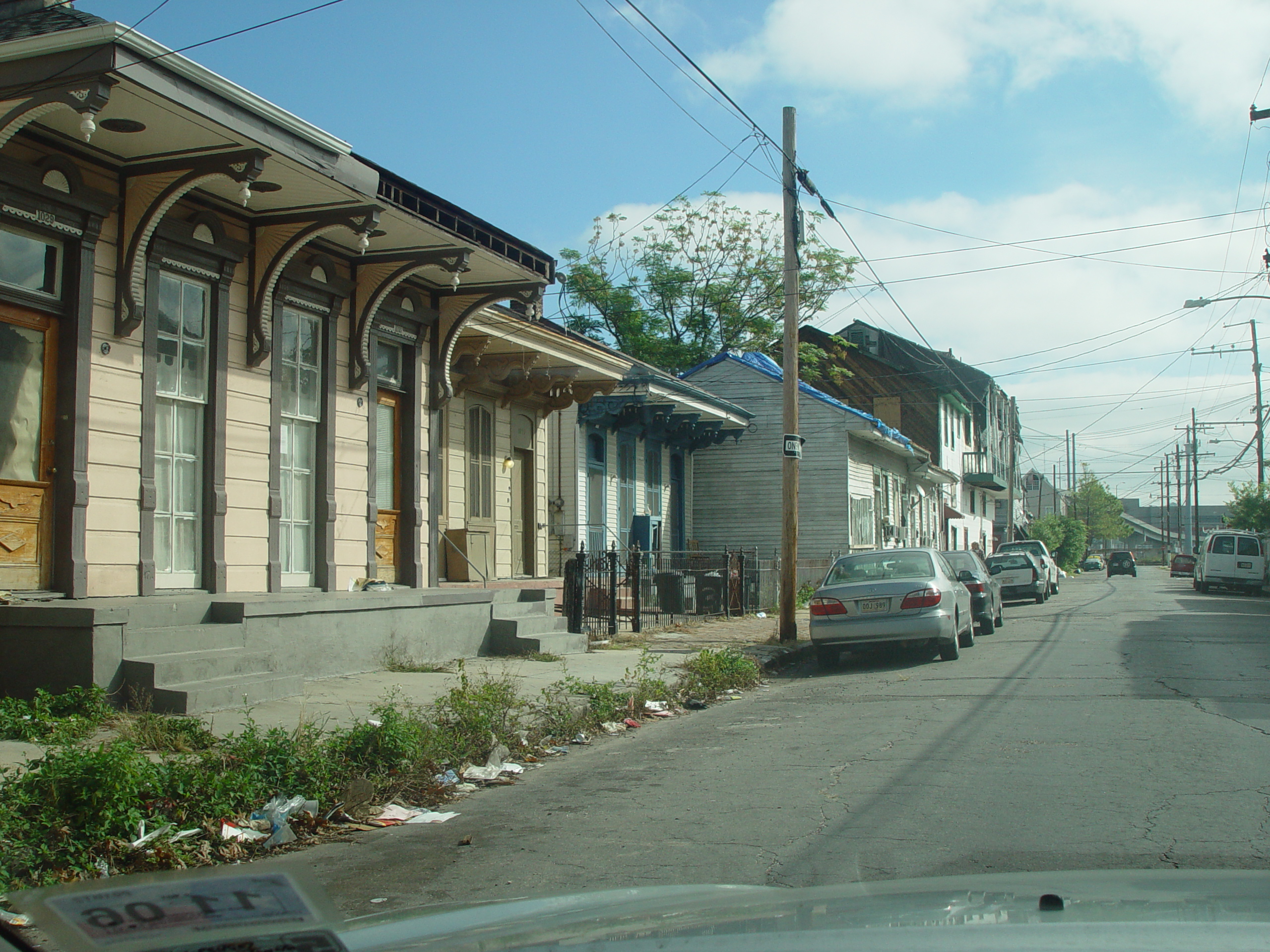 New Orleans Trip - Day 4 (Hurricane Katrina Devastation, Graveyards, Garden District, Oak Alley Plantation, Cajun Food)