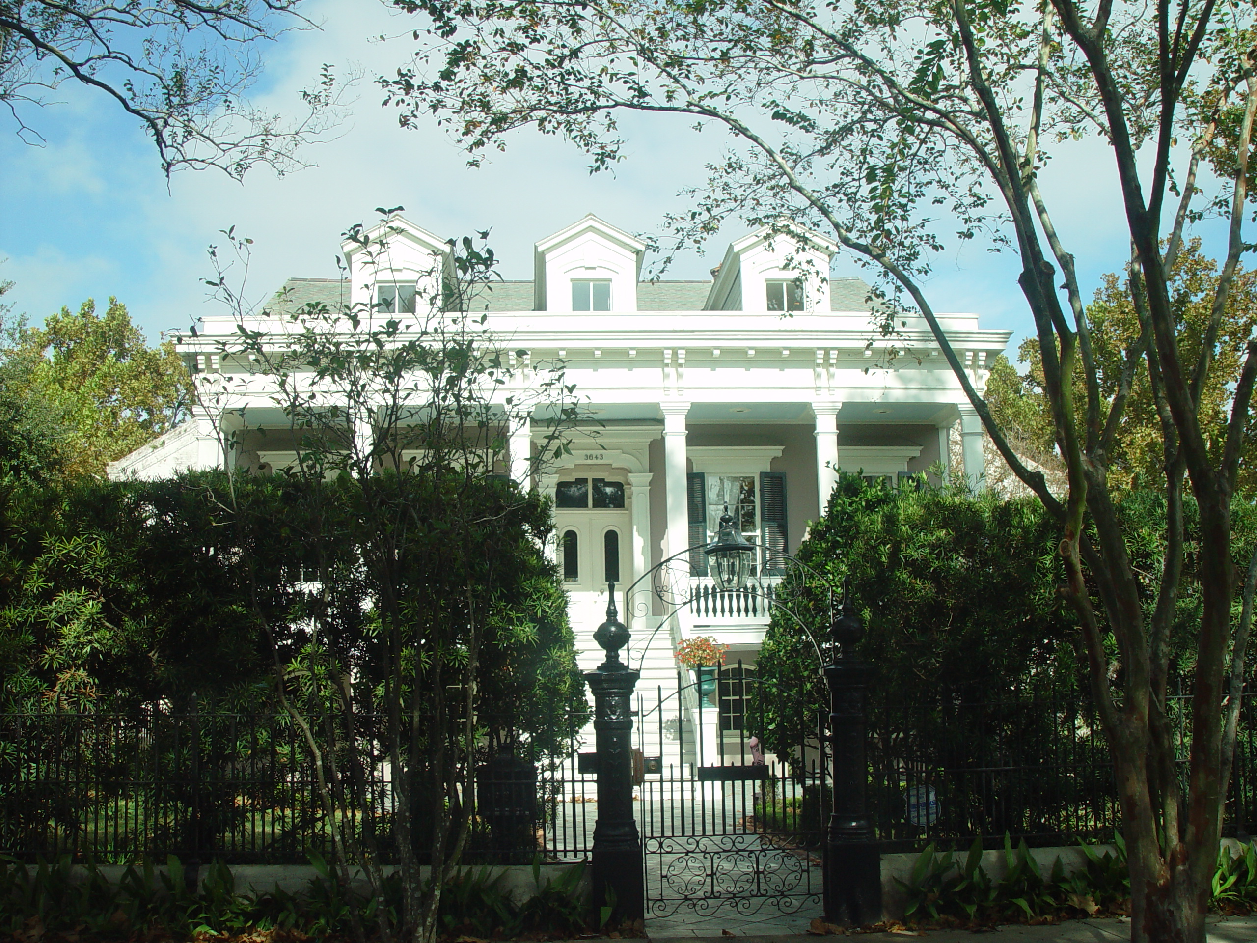 New Orleans Trip - Day 4 (Hurricane Katrina Devastation, Graveyards, Garden District, Oak Alley Plantation, Cajun Food)