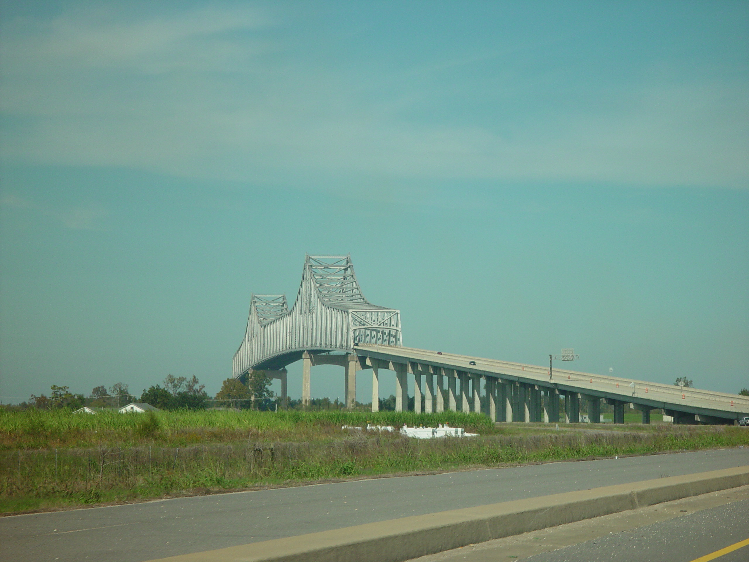 New Orleans Trip - Day 4 (Hurricane Katrina Devastation, Graveyards, Garden District, Oak Alley Plantation, Cajun Food)