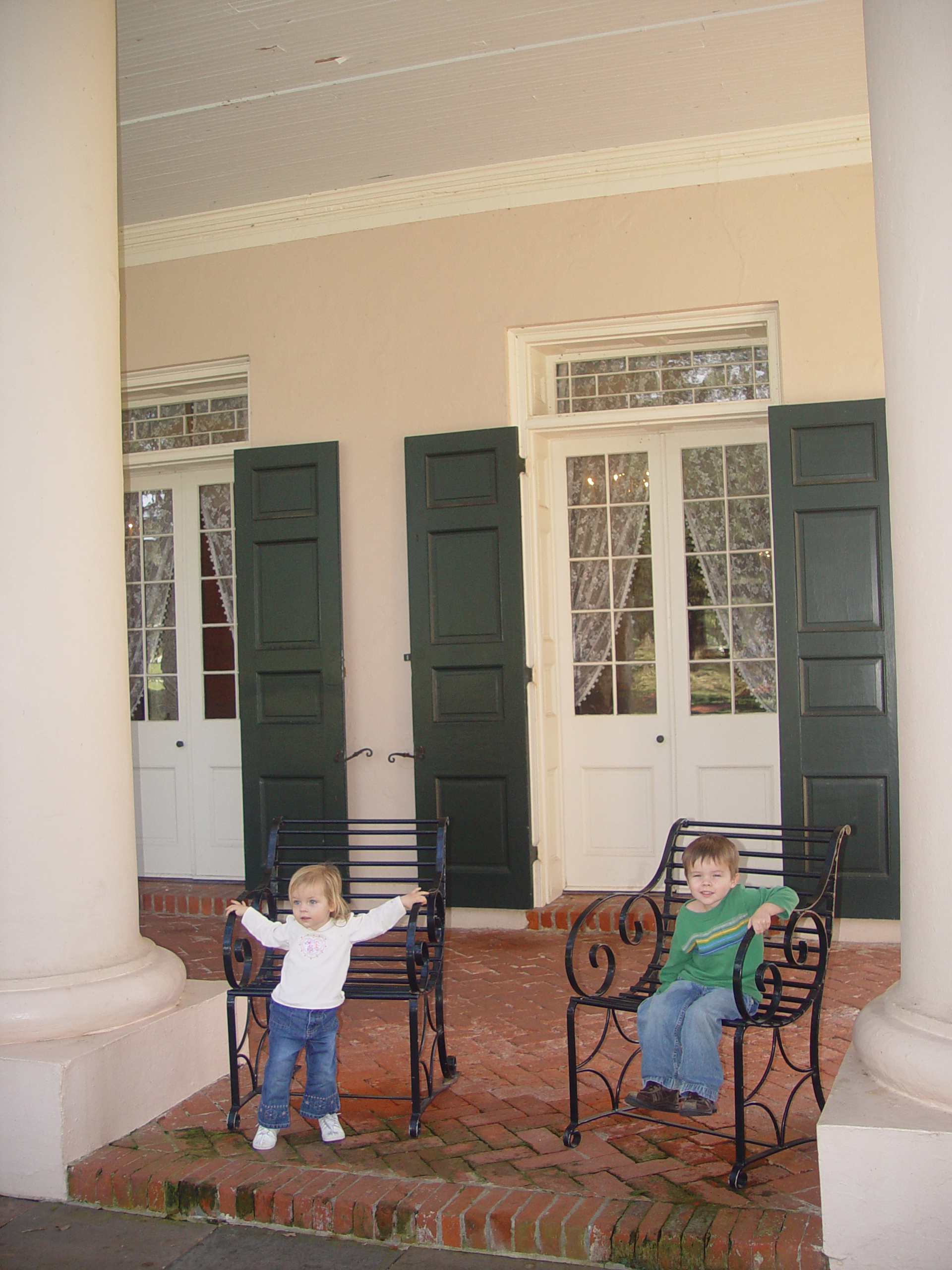 New Orleans Trip - Day 4 (Hurricane Katrina Devastation, Graveyards, Garden District, Oak Alley Plantation, Cajun Food)