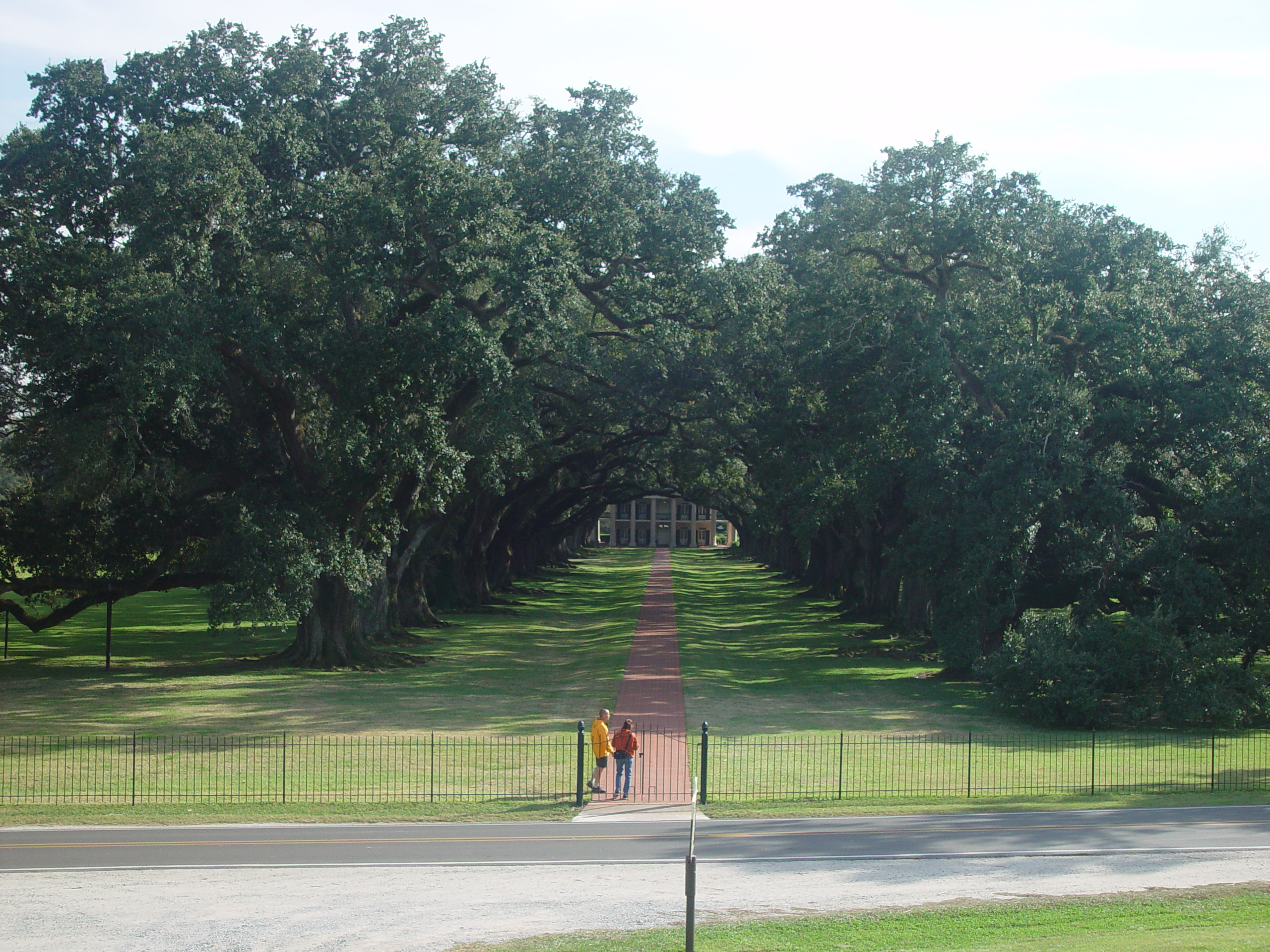 New Orleans Trip - Day 4 (Hurricane Katrina Devastation, Graveyards, Garden District, Oak Alley Plantation, Cajun Food)