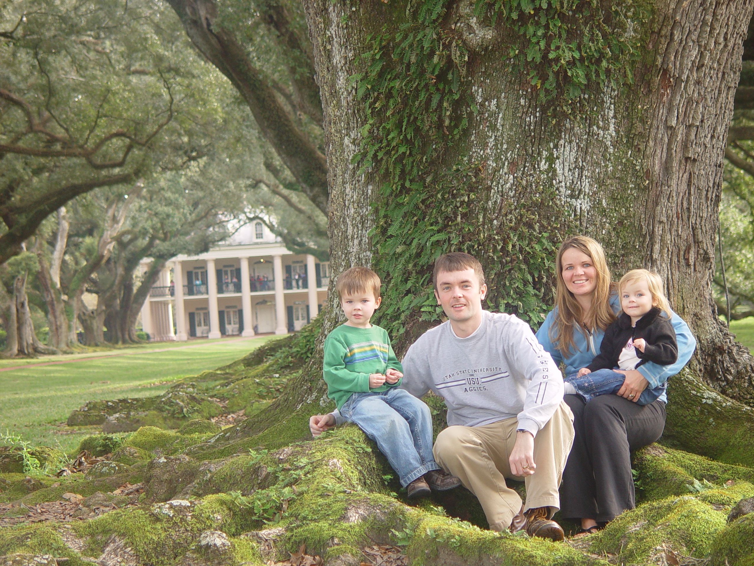 New Orleans Trip - Day 4 (Hurricane Katrina Devastation, Graveyards, Garden District, Oak Alley Plantation, Cajun Food)