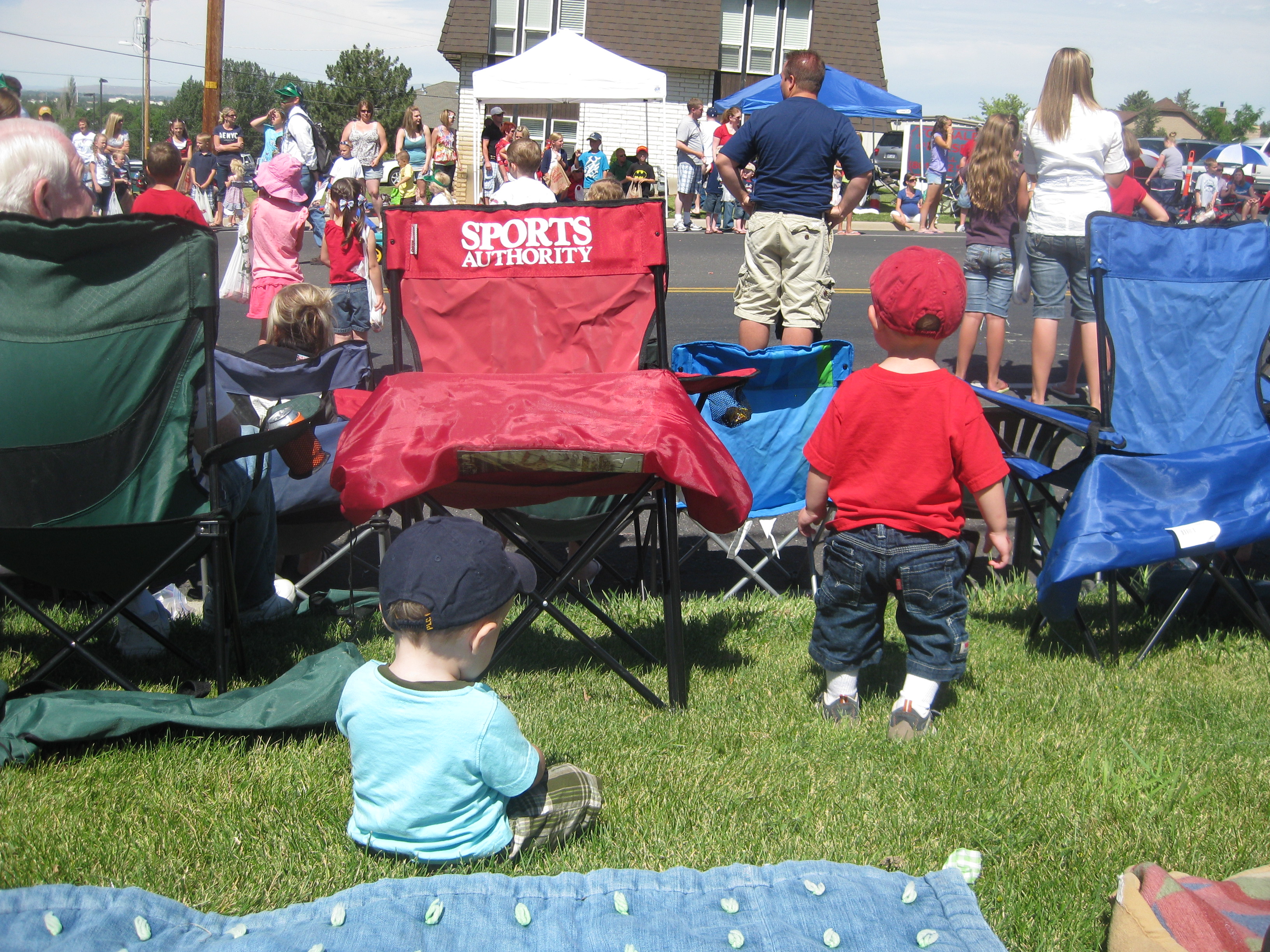 2010 July 4th Vacation - Day 1 - Pleasant View Parade & Cherry Days