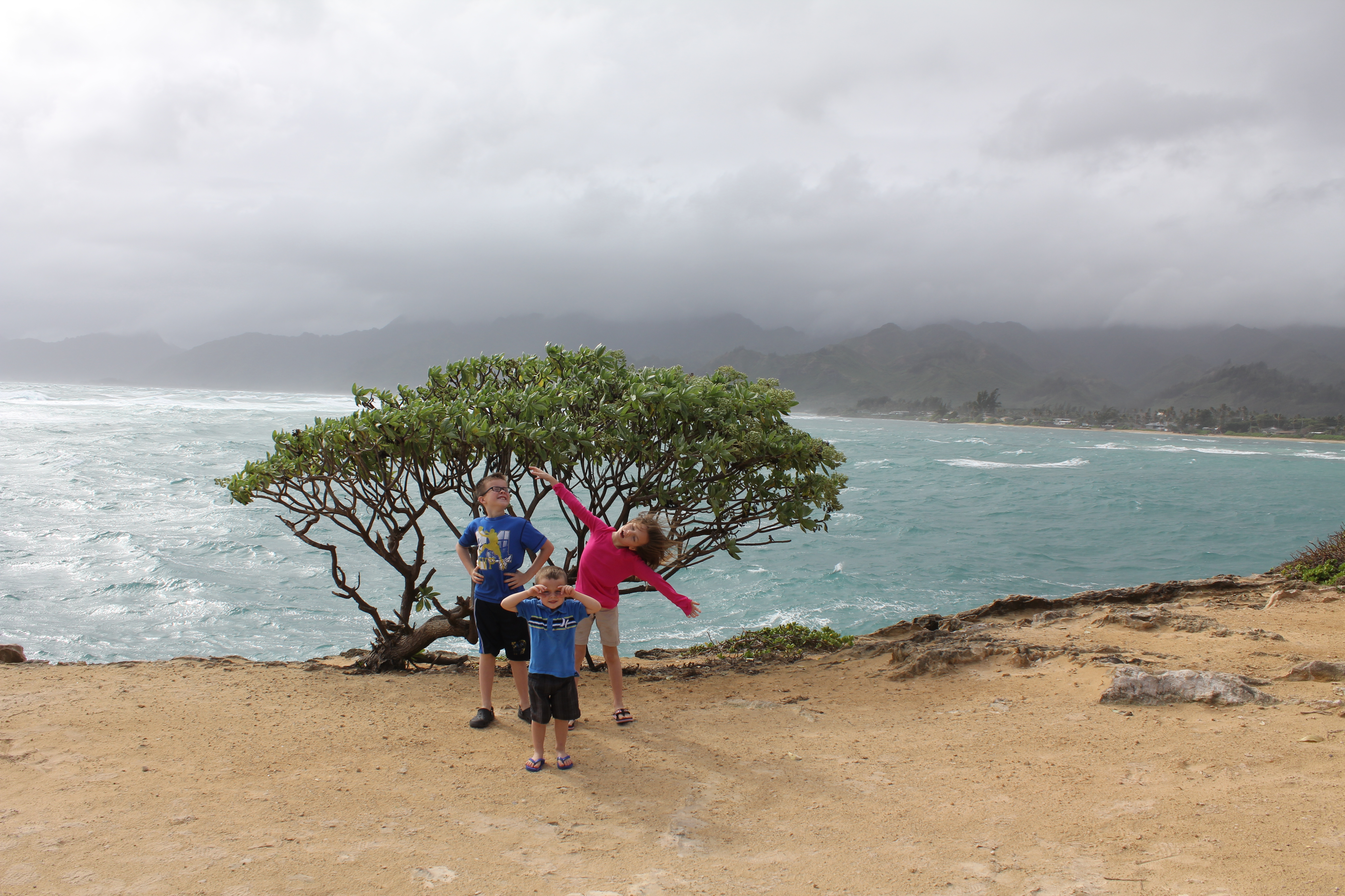 2012 Hawaii Family Trip - Day 2 (Turtle Bay Resort, Breakfast @ Hukilau Cafe, Playing on the Beach, Catching Crabs)
