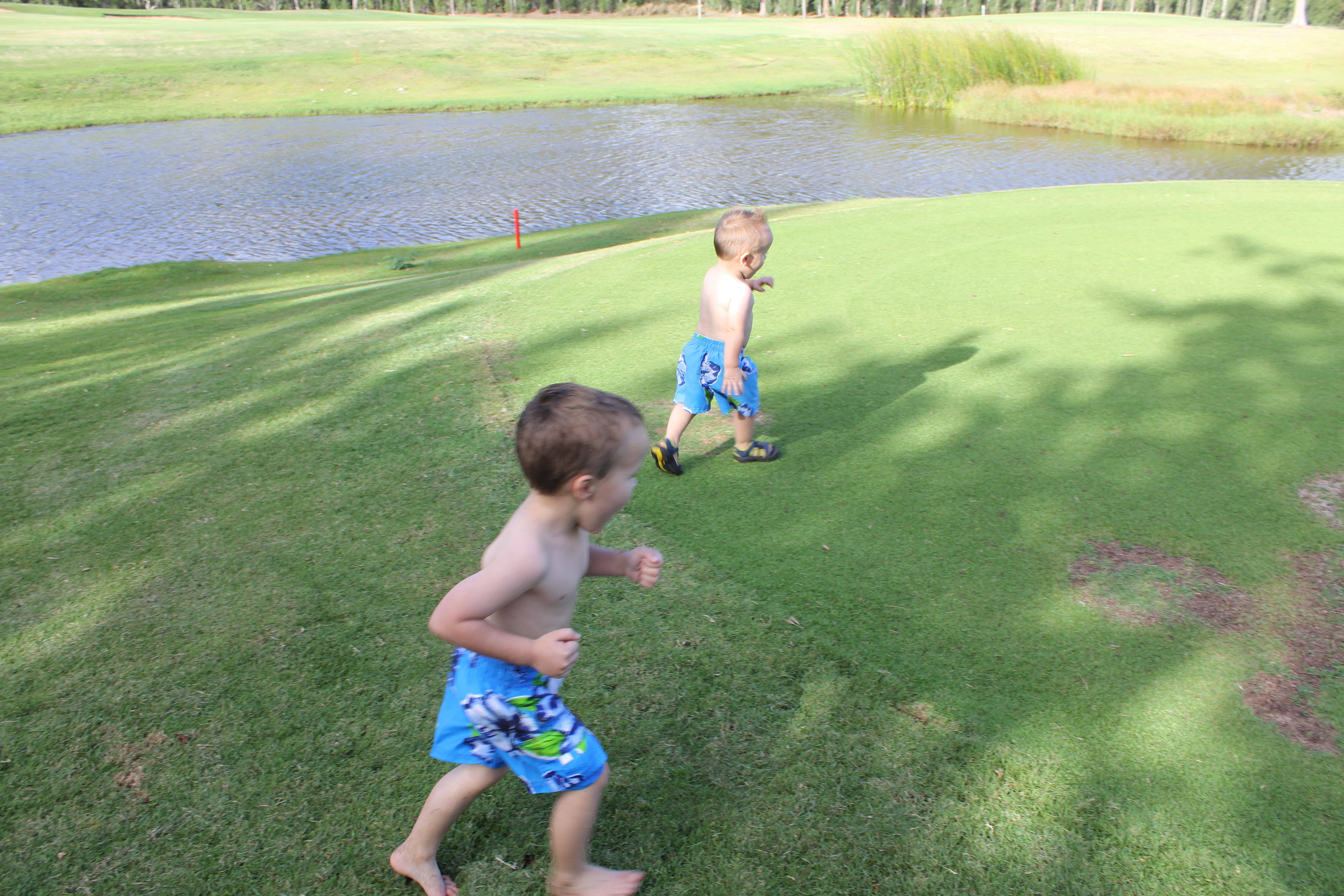 2012 Hawaii Family Trip - Day 2 (Turtle Bay Resort, Breakfast @ Hukilau Cafe, Playing on the Beach, Catching Crabs)