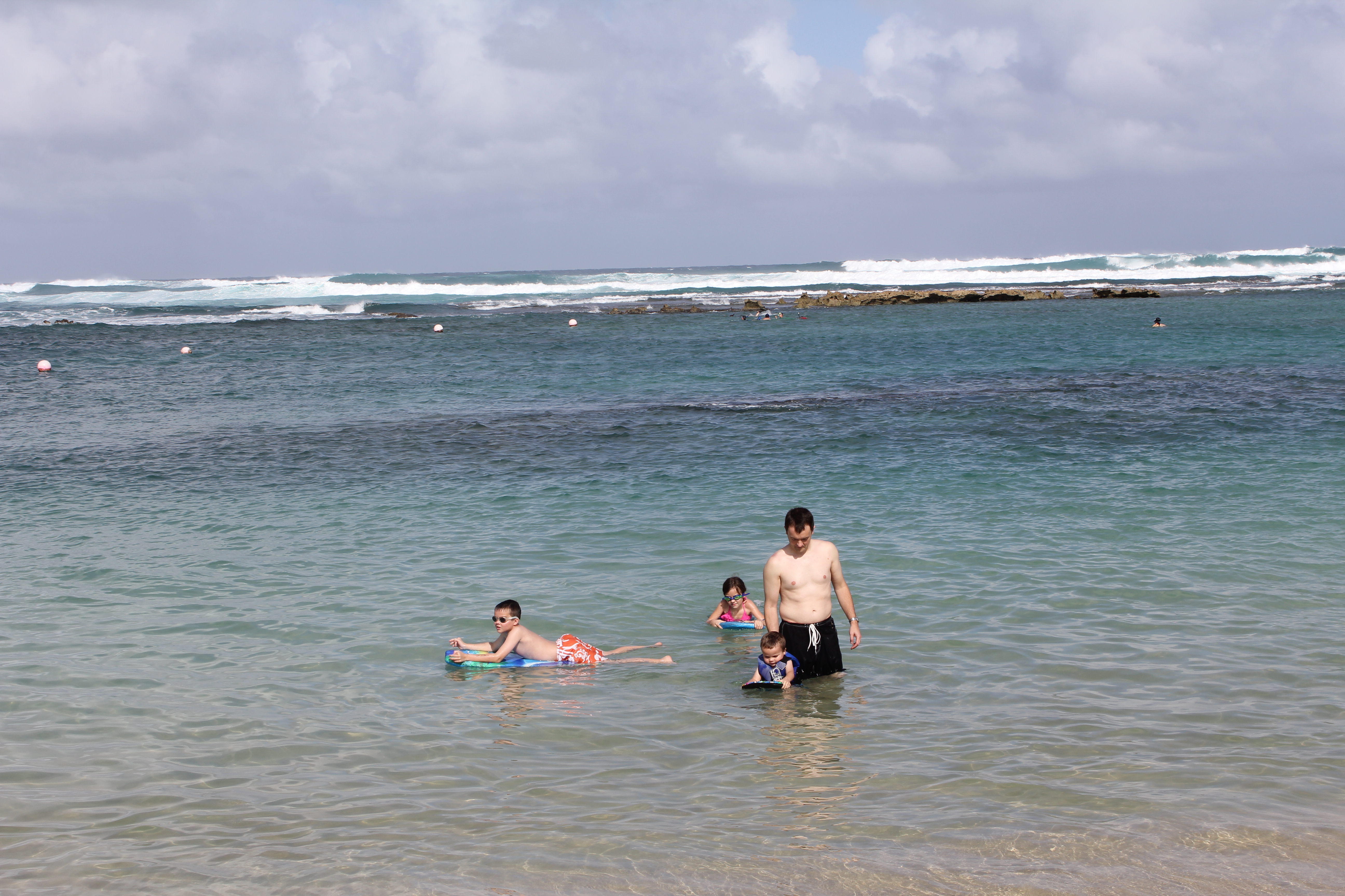 2012 Hawaii Family Trip - Day 8 (Bodyboarding, Playing on the Beach, Gecko, Making Fruit Smoothies)