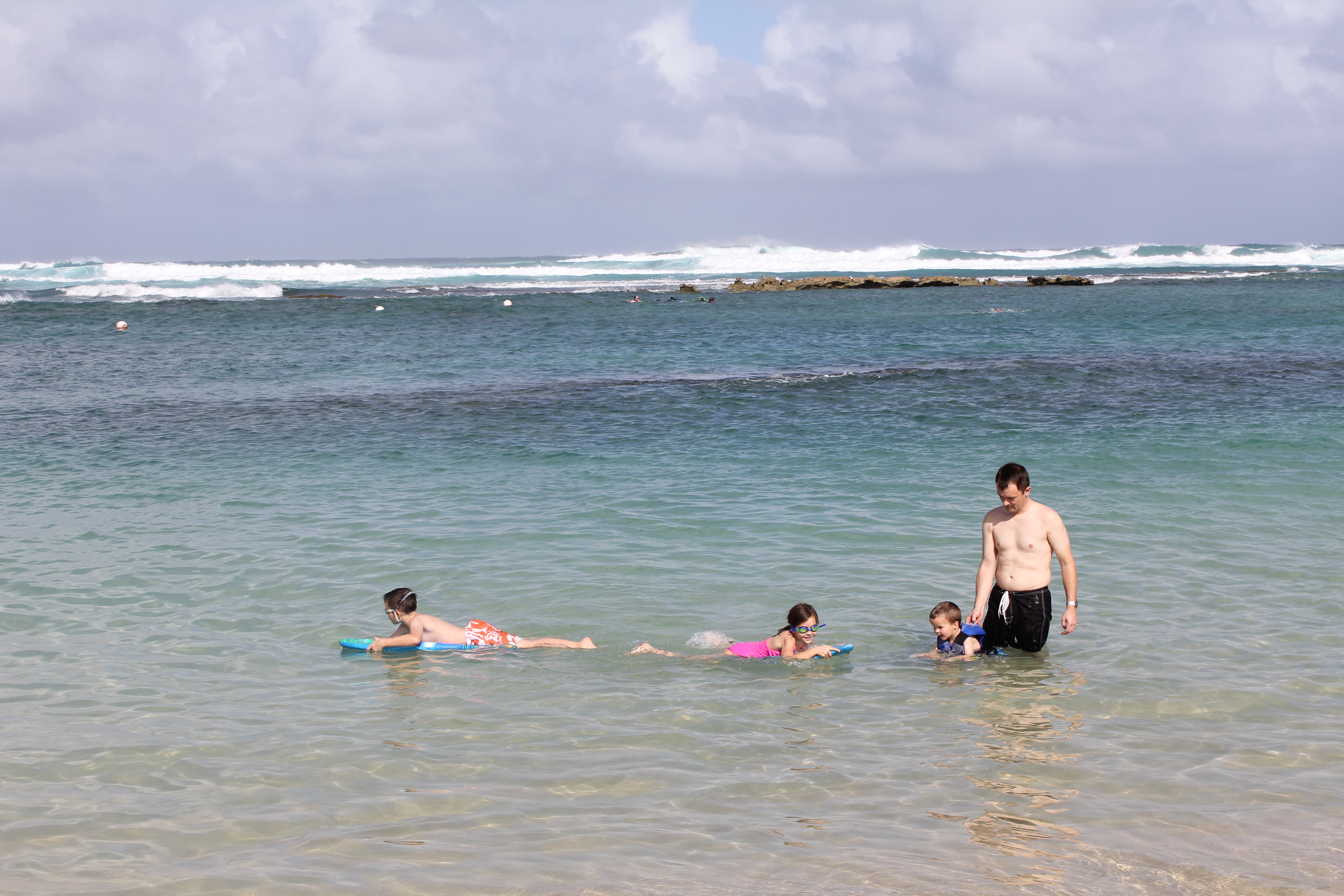 2012 Hawaii Family Trip - Day 8 (Bodyboarding, Playing on the Beach, Gecko, Making Fruit Smoothies)