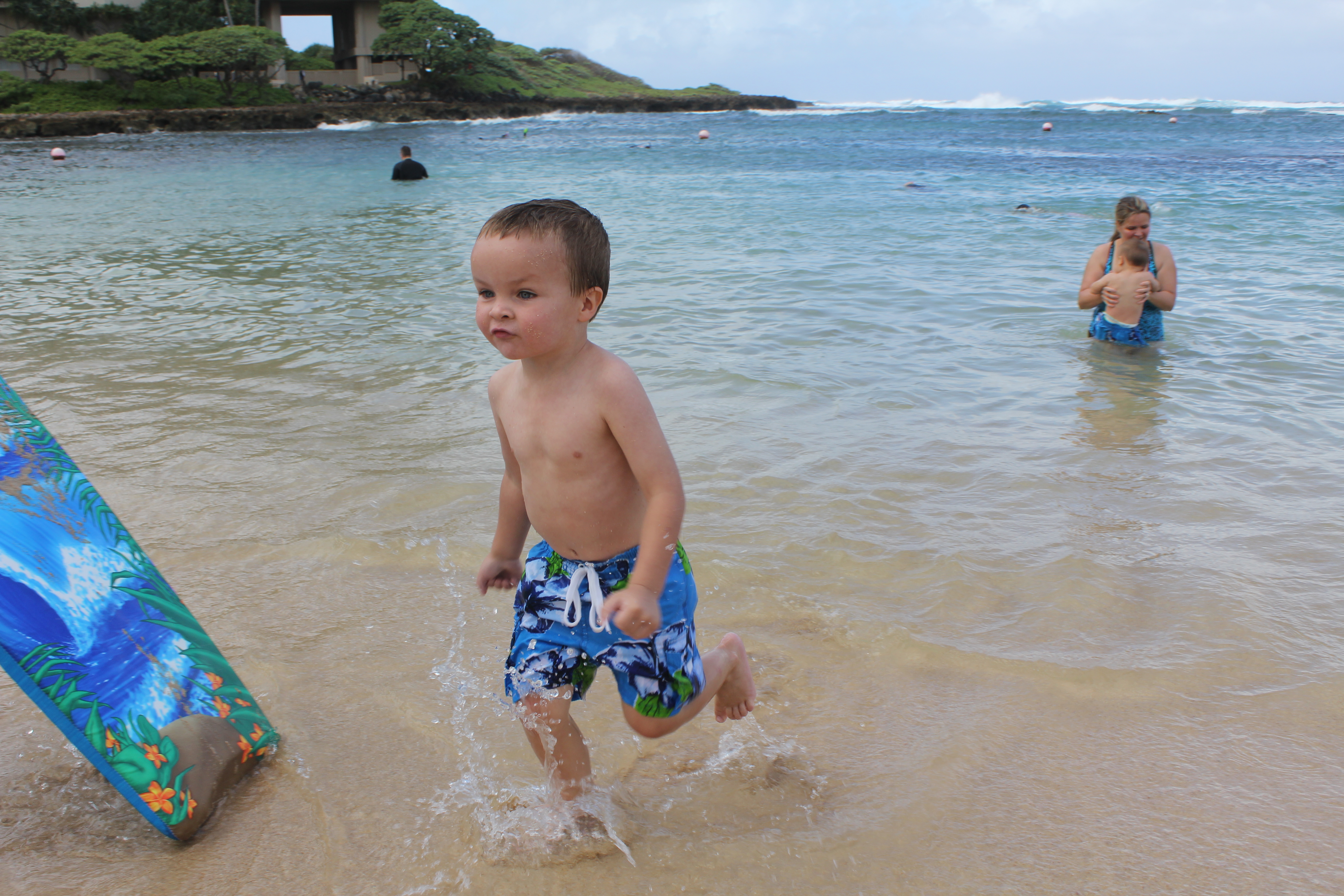 2012 Hawaii Family Trip - Day 8 (Bodyboarding, Playing on the Beach, Gecko, Making Fruit Smoothies)