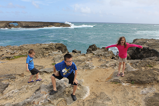2012 Hawaii Family Trip - Day 2 (Turtle Bay Resort, Breakfast @ Hukilau Cafe, Playing on the Beach, Catching Crabs)