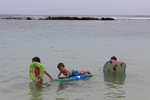 2012 Hawaii Family Trip - Day 13 (Hawaiian Shaved Ice, Romy's Kahuku Prawns & Shrimp, Catching Frogs