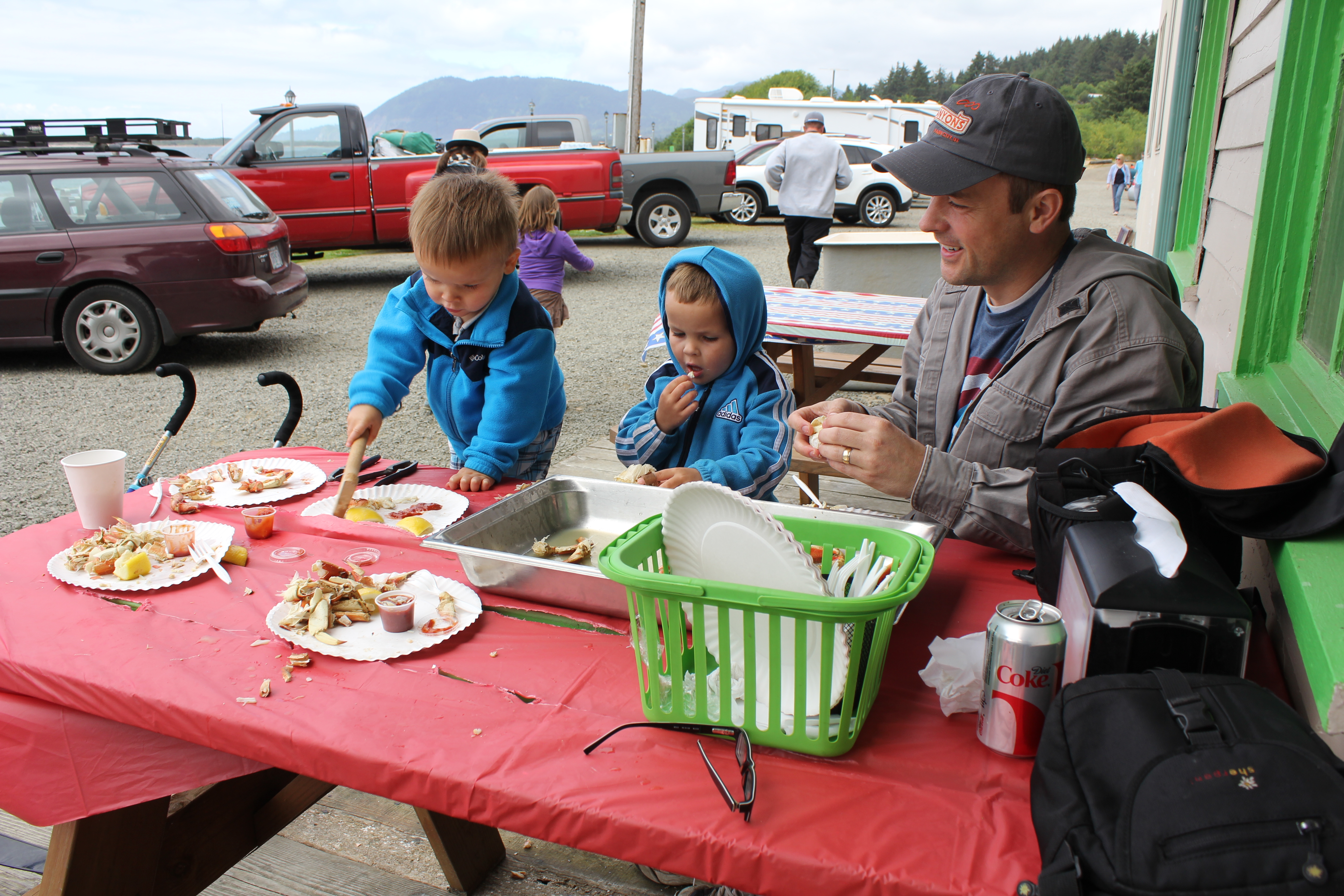 2013 July Break - Oregon Coast - Crabbing at Kelly's Brighton Marina (Nehalem Bay), Catching Salamanders in Spring Lake (Rockaway Beach, Oregon), July 4th Fireworks on the Beach