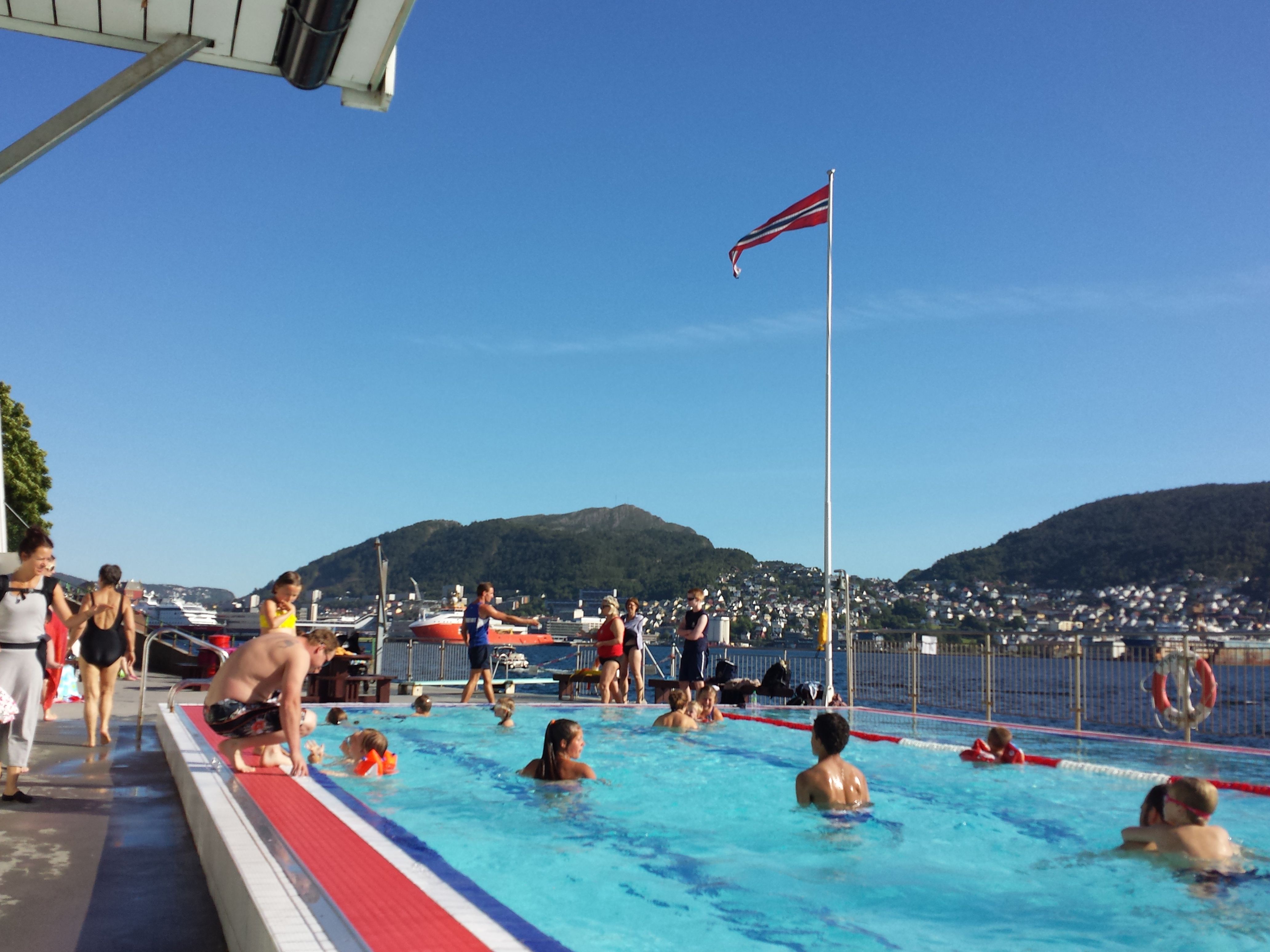 2014 Europe Trip Day 22 - Norway (Bergen: Fish Cakes, Fløibanen Funicular (Cable Railway up Mountain), Canoeing on Skomakerdiket Lake, Fisketorget (The Fish Market), Bryggen Wharf, Nordnes Seawater Pool, Jumping into the North Sea, Nordnes Alleys)