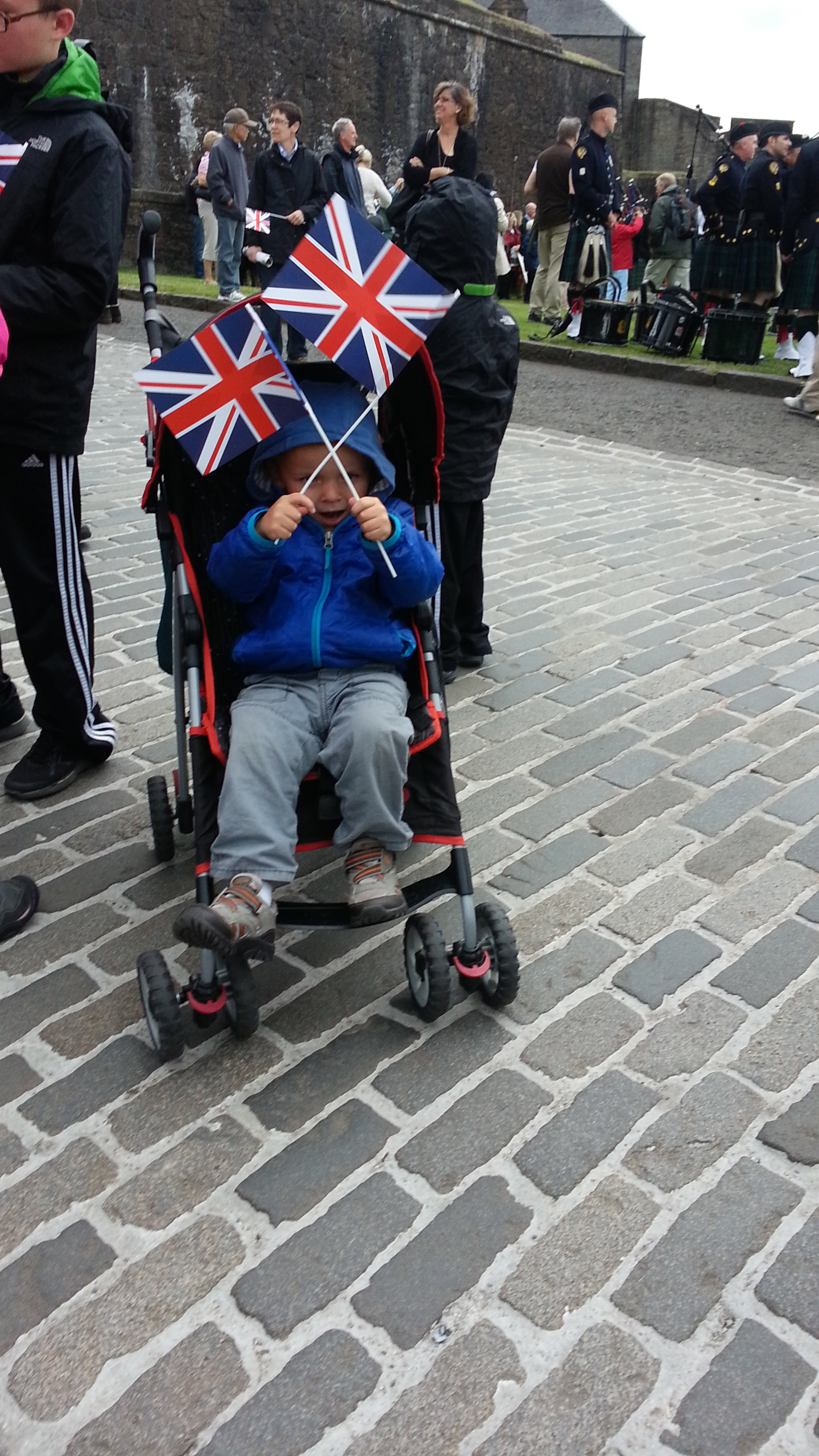 2014 Europe Trip Day 24 - Scotland (Crookston Castle, Paisley Missionary Flat (Walker Street), Lawn Bowling Pitch, Irn Bru, Church of the Holy Rude, Stirling Castle, 2014 Pipefest Stirling)