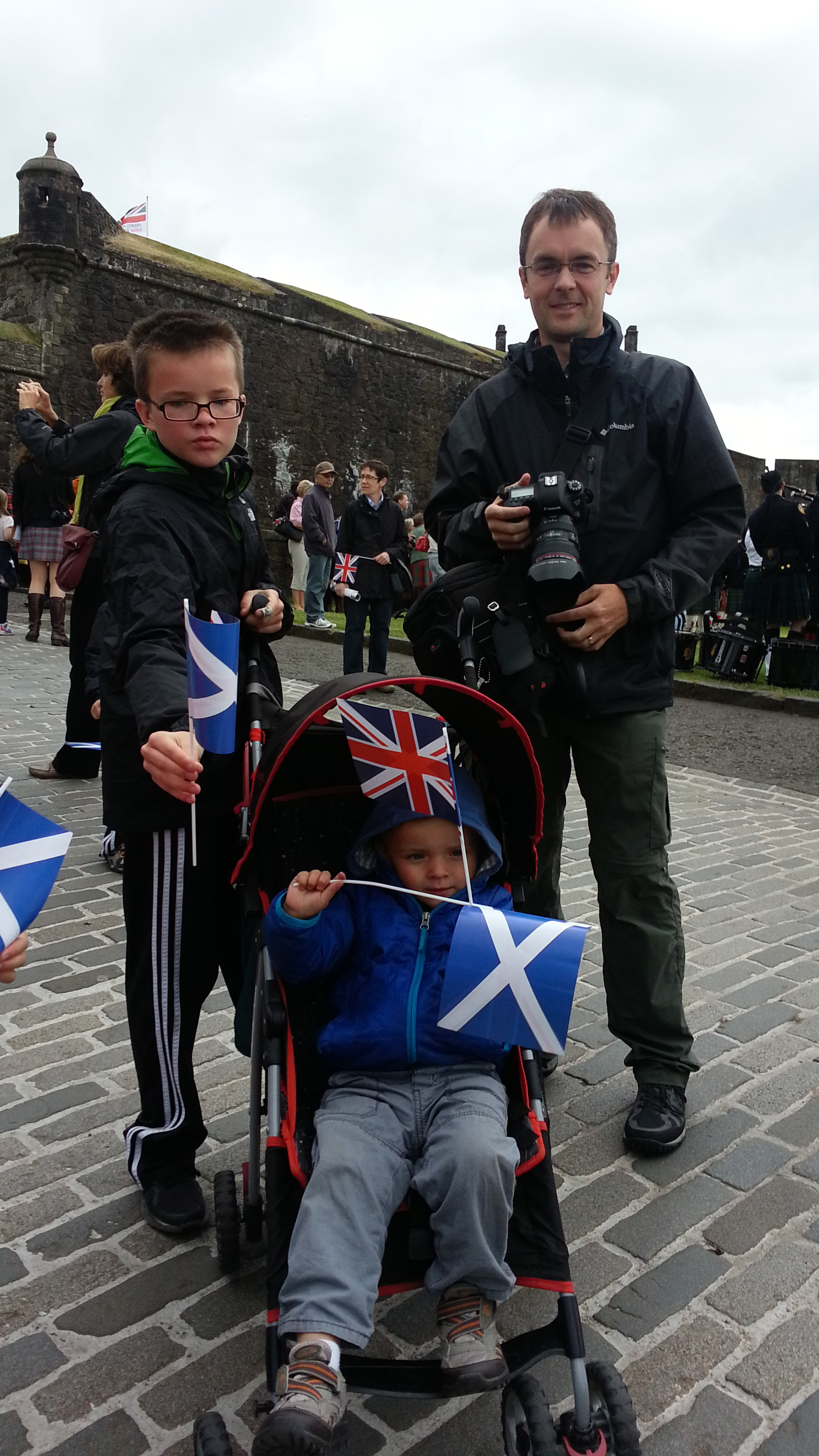 2014 Europe Trip Day 24 - Scotland (Crookston Castle, Paisley Missionary Flat (Walker Street), Lawn Bowling Pitch, Irn Bru, Church of the Holy Rude, Stirling Castle, 2014 Pipefest Stirling)