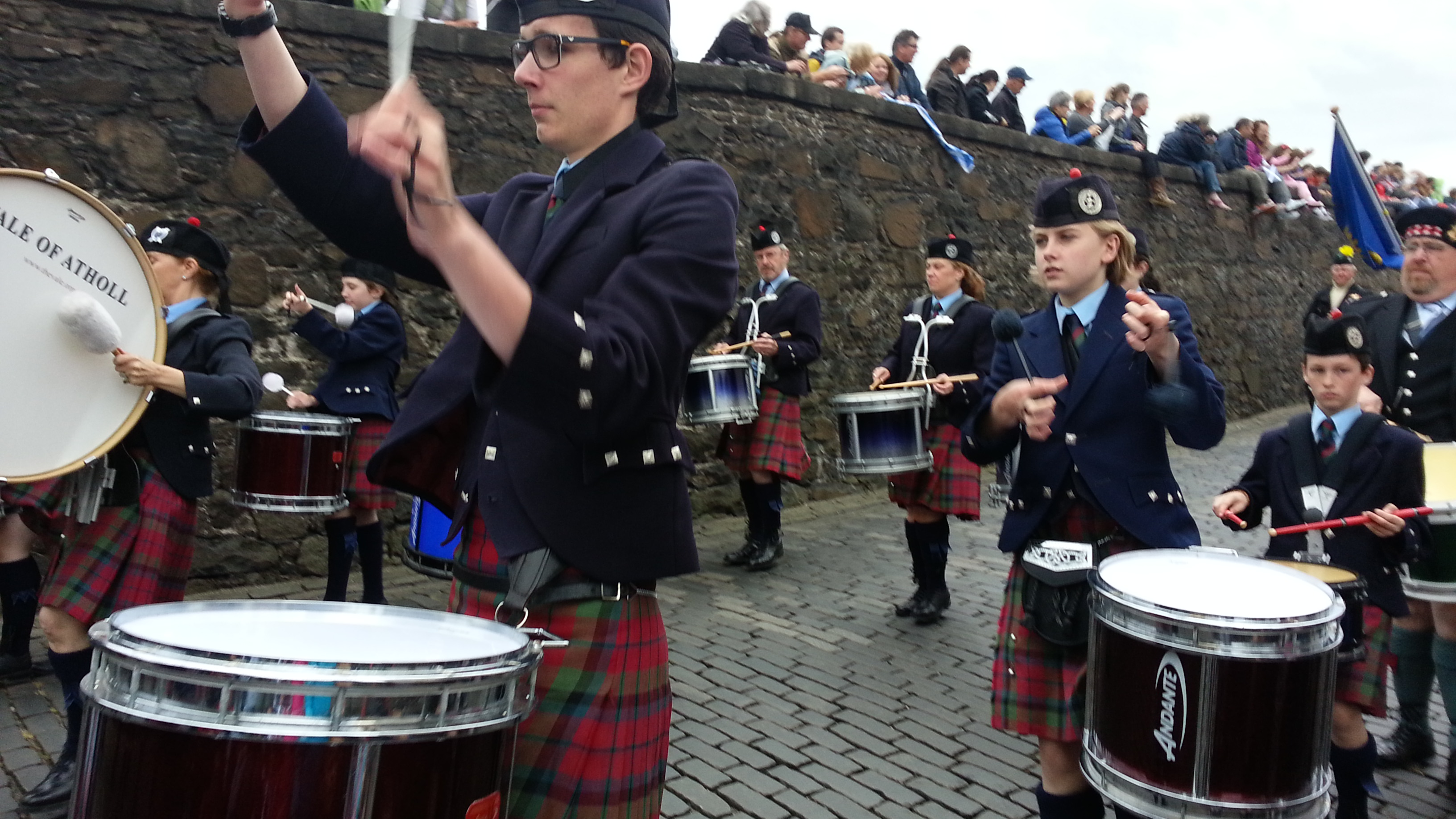 2014 Europe Trip Day 24 - Scotland (Crookston Castle, Paisley Missionary Flat (Walker Street), Lawn Bowling Pitch, Irn Bru, Church of the Holy Rude, Stirling Castle, 2014 Pipefest Stirling)