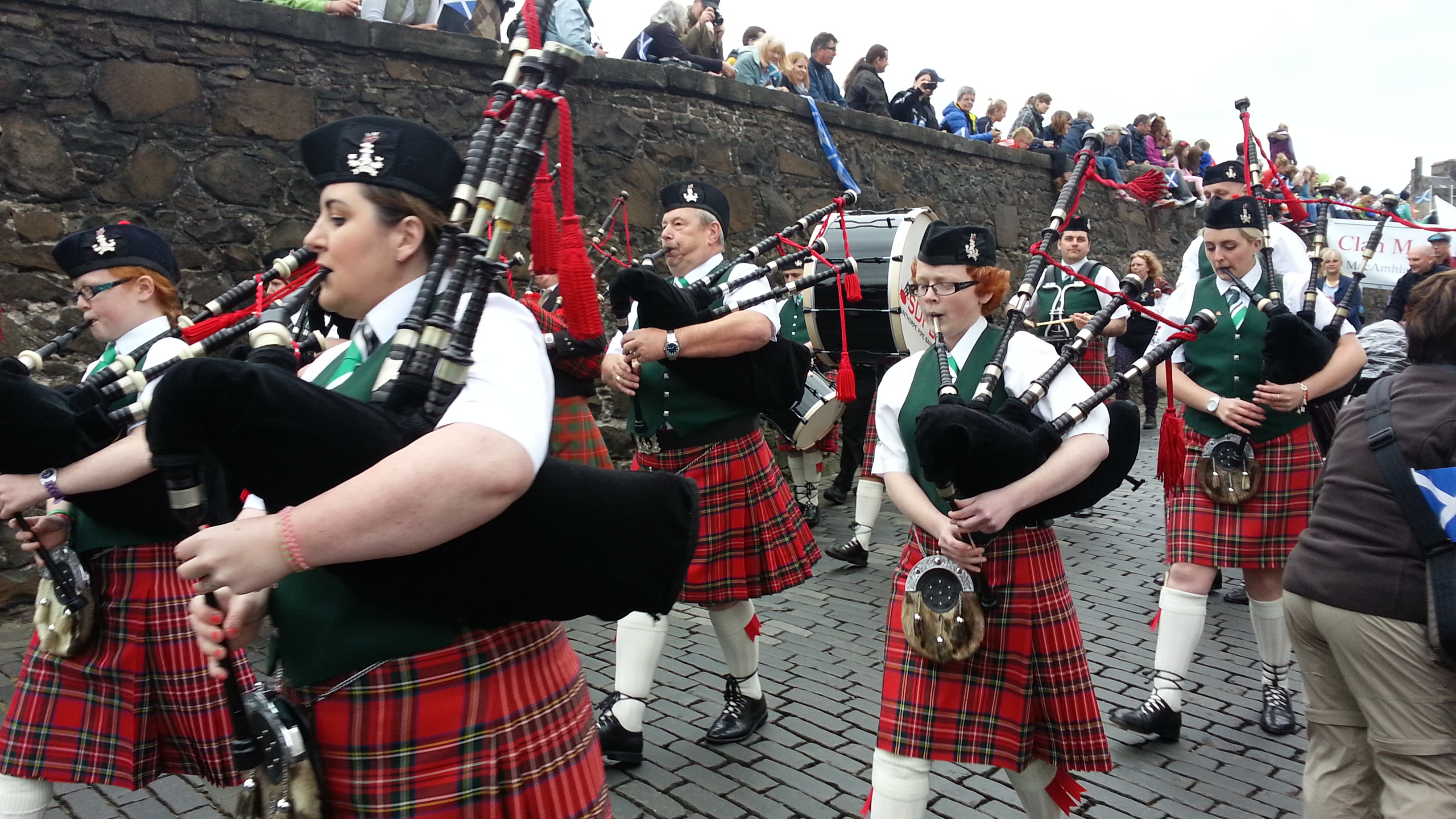 2014 Europe Trip Day 24 - Scotland (Crookston Castle, Paisley Missionary Flat (Walker Street), Lawn Bowling Pitch, Irn Bru, Church of the Holy Rude, Stirling Castle, 2014 Pipefest Stirling)