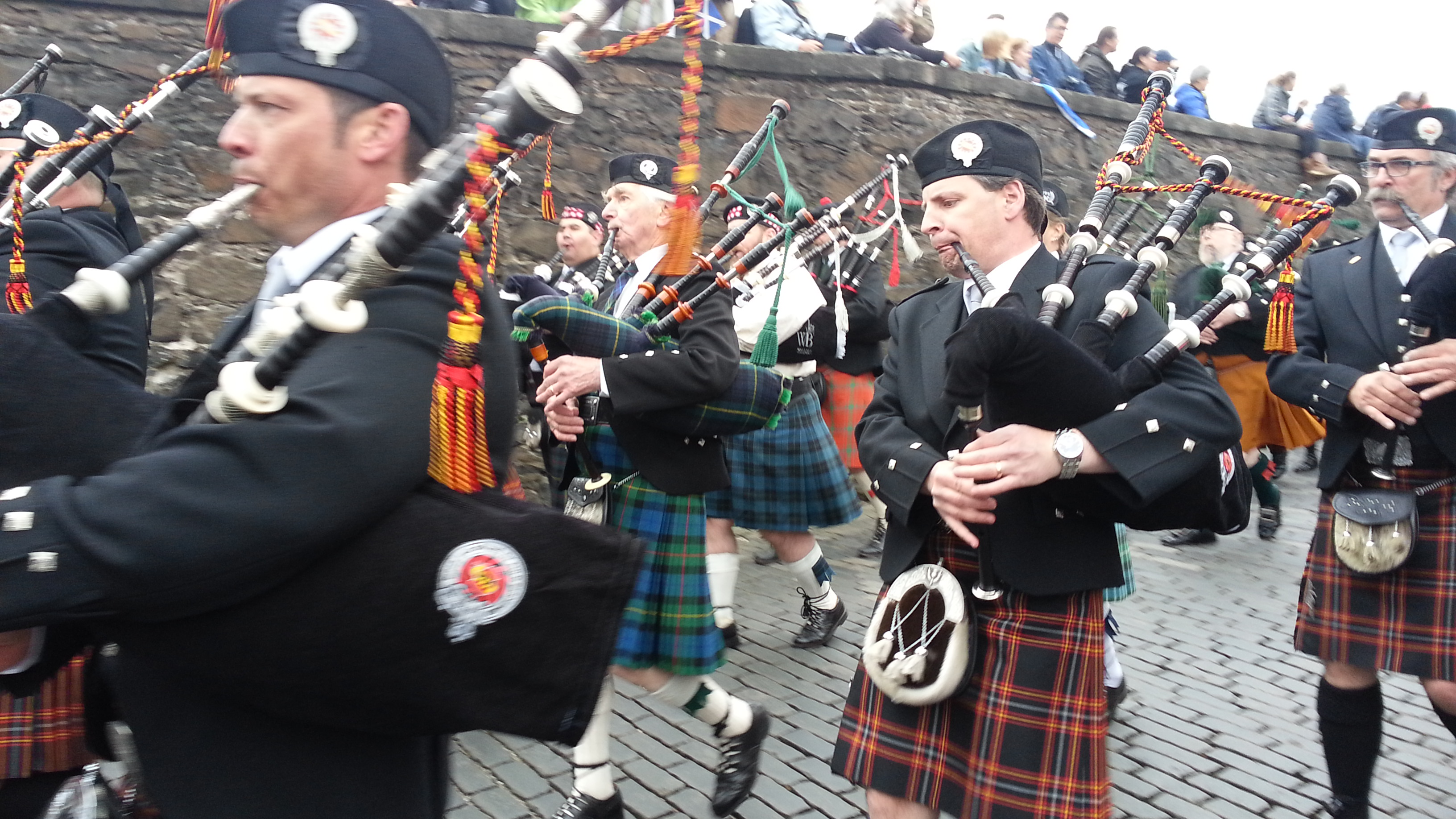 2014 Europe Trip Day 24 - Scotland (Crookston Castle, Paisley Missionary Flat (Walker Street), Lawn Bowling Pitch, Irn Bru, Church of the Holy Rude, Stirling Castle, 2014 Pipefest Stirling)