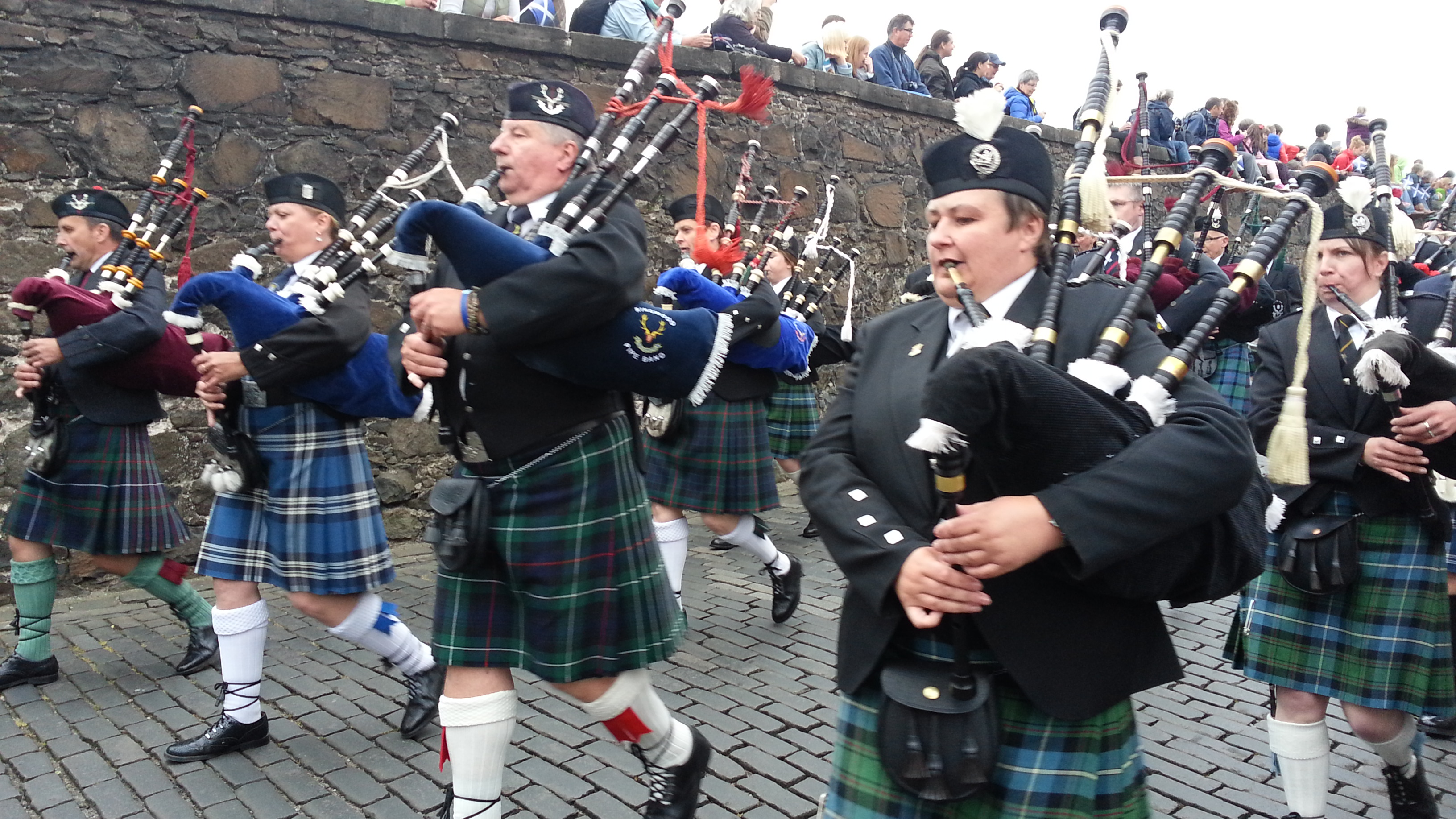2014 Europe Trip Day 24 - Scotland (Crookston Castle, Paisley Missionary Flat (Walker Street), Lawn Bowling Pitch, Irn Bru, Church of the Holy Rude, Stirling Castle, 2014 Pipefest Stirling)