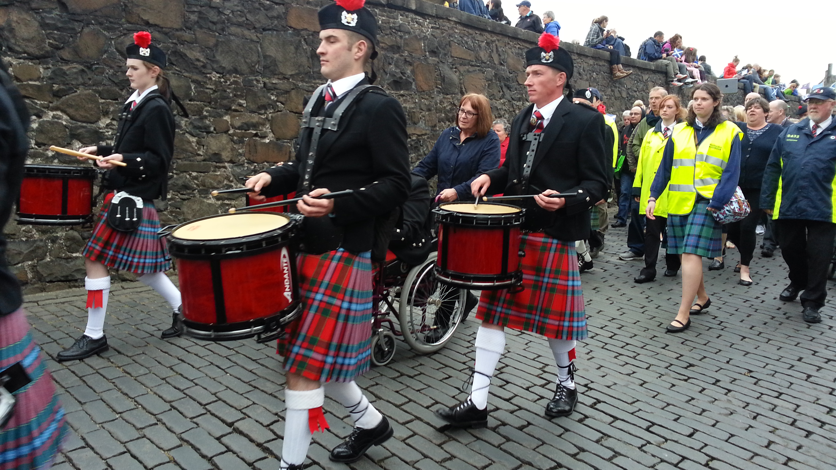 2014 Europe Trip Day 24 - Scotland (Crookston Castle, Paisley Missionary Flat (Walker Street), Lawn Bowling Pitch, Irn Bru, Church of the Holy Rude, Stirling Castle, 2014 Pipefest Stirling)