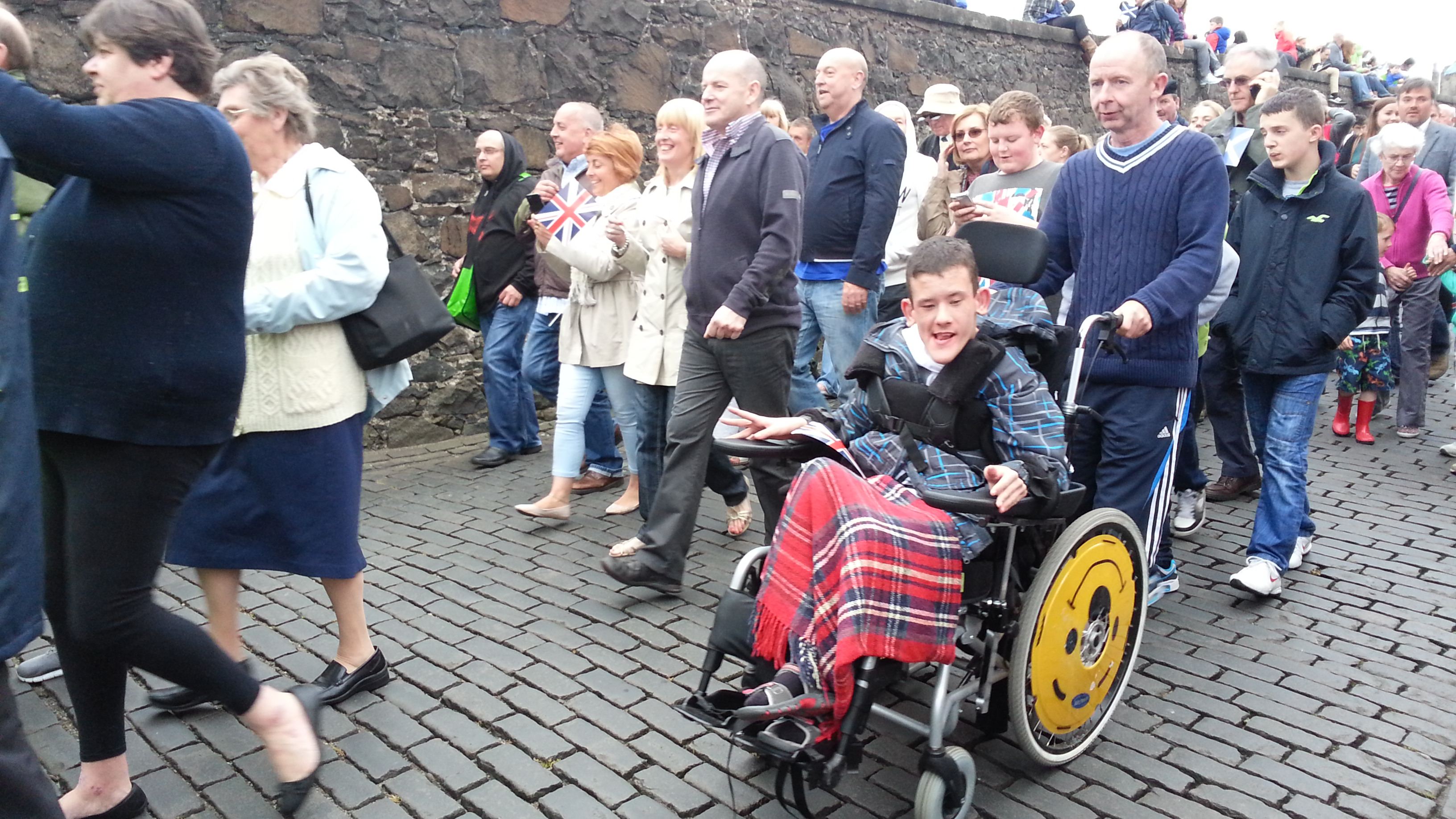 2014 Europe Trip Day 24 - Scotland (Crookston Castle, Paisley Missionary Flat (Walker Street), Lawn Bowling Pitch, Irn Bru, Church of the Holy Rude, Stirling Castle, 2014 Pipefest Stirling)