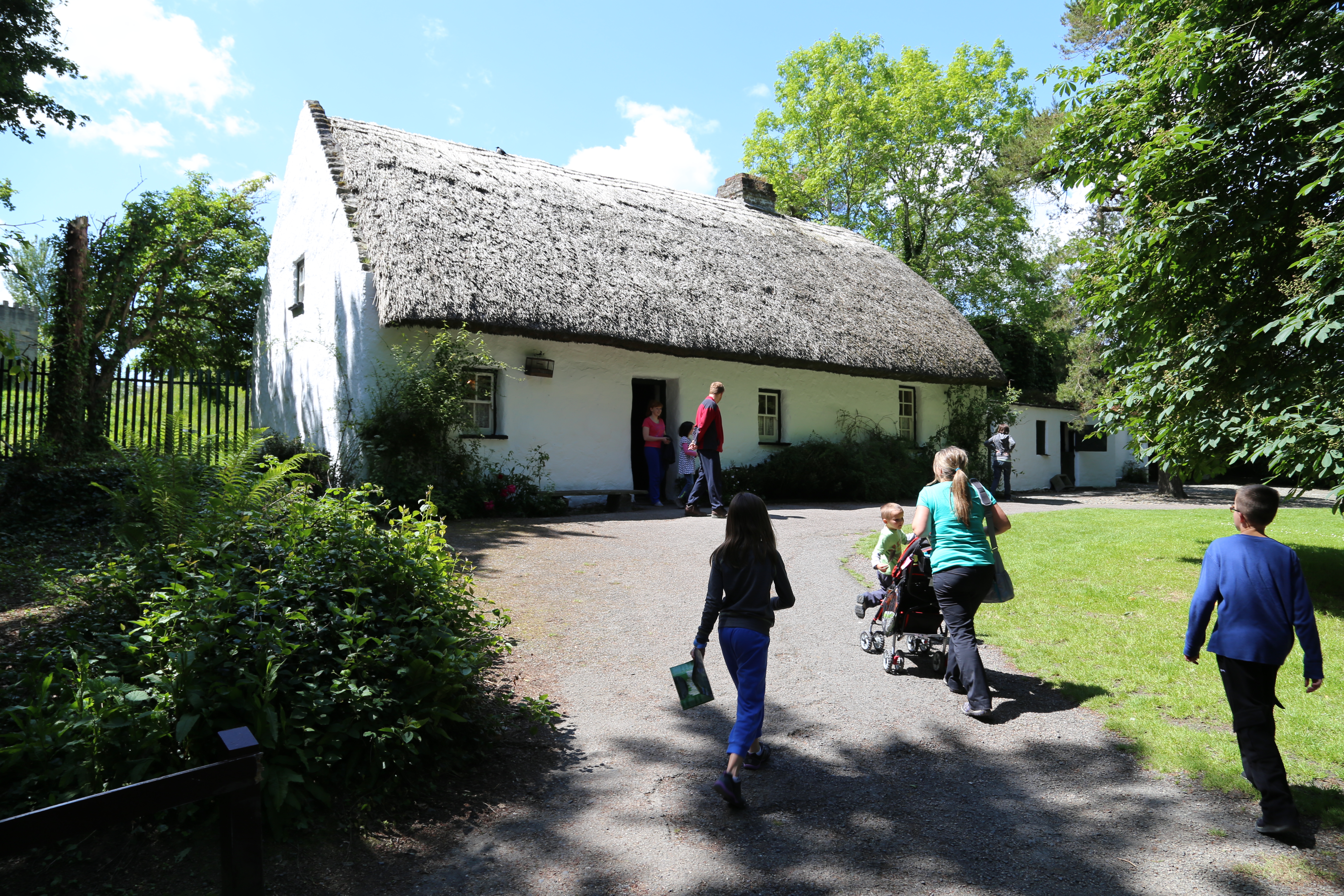 2014 Europe Trip Day 2 - Ireland (Shannon Airport, Bunratty Castle, Kenmare, Cliffs of Moher, Irish Stew, Live Irish Music)