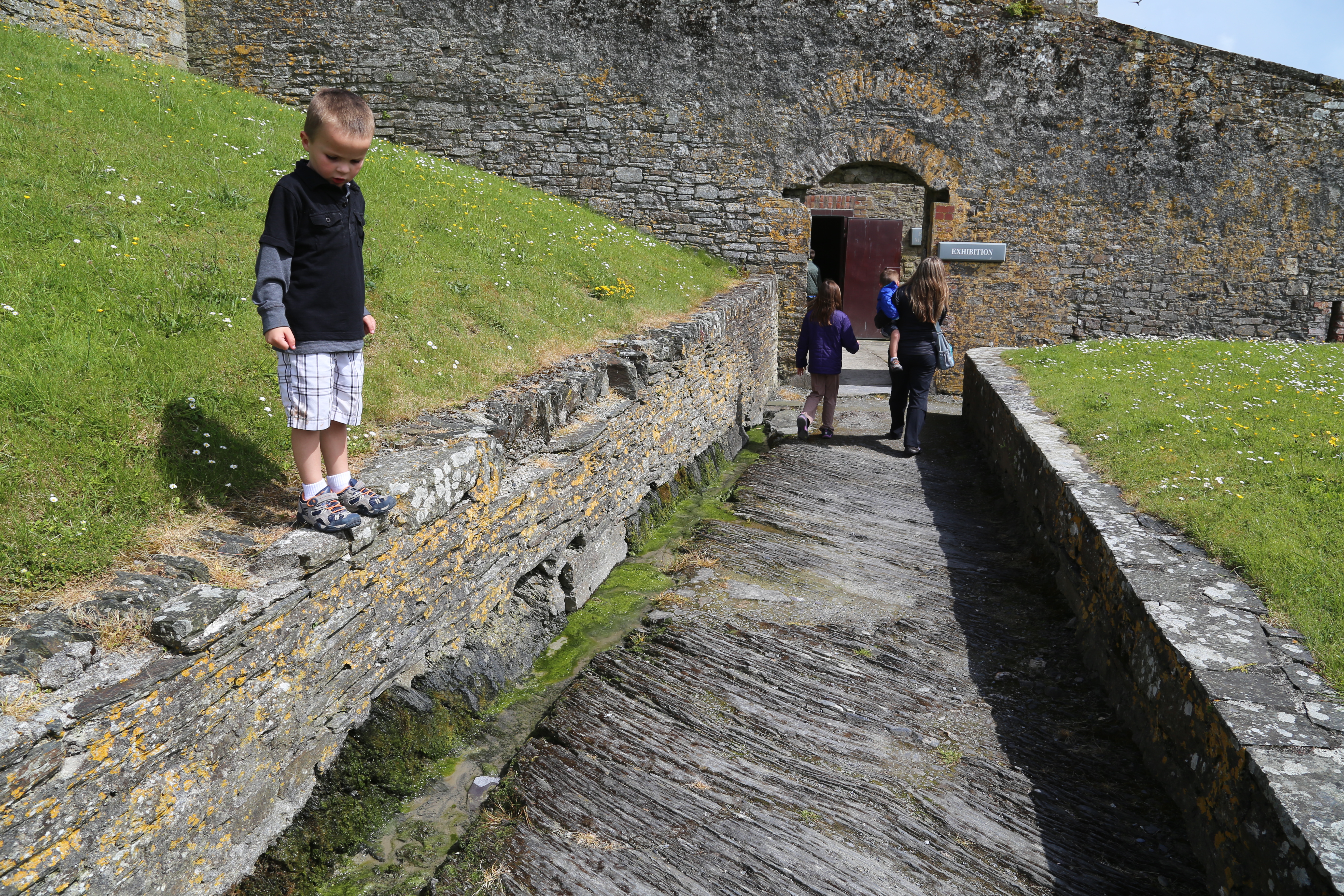 2014 Europe Trip Day 6 - Ireland (Blarney Castle, Kissing the Blarney Stone, Kinsale, Charles Fort, Lispatrick Lower Beach)